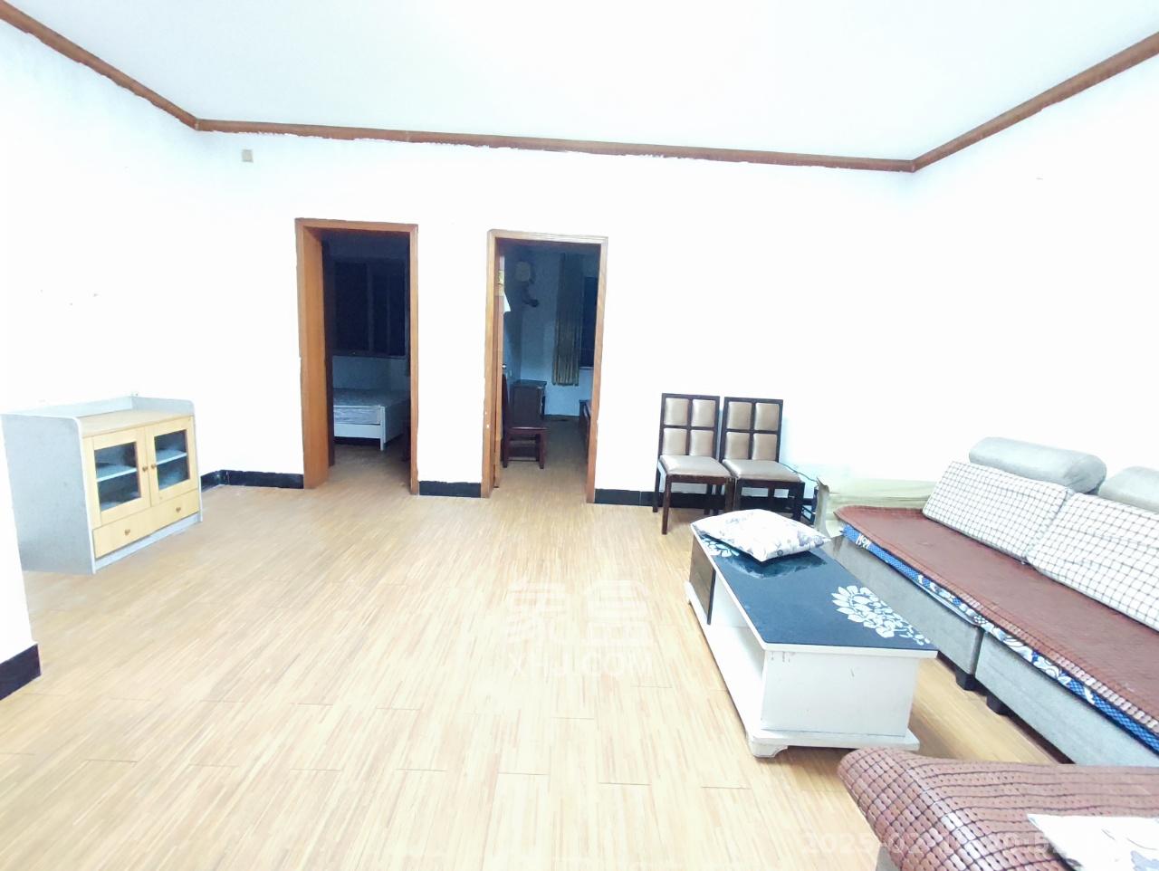 中南汽车世界  2室2厅1卫   1200.00元/月室内图