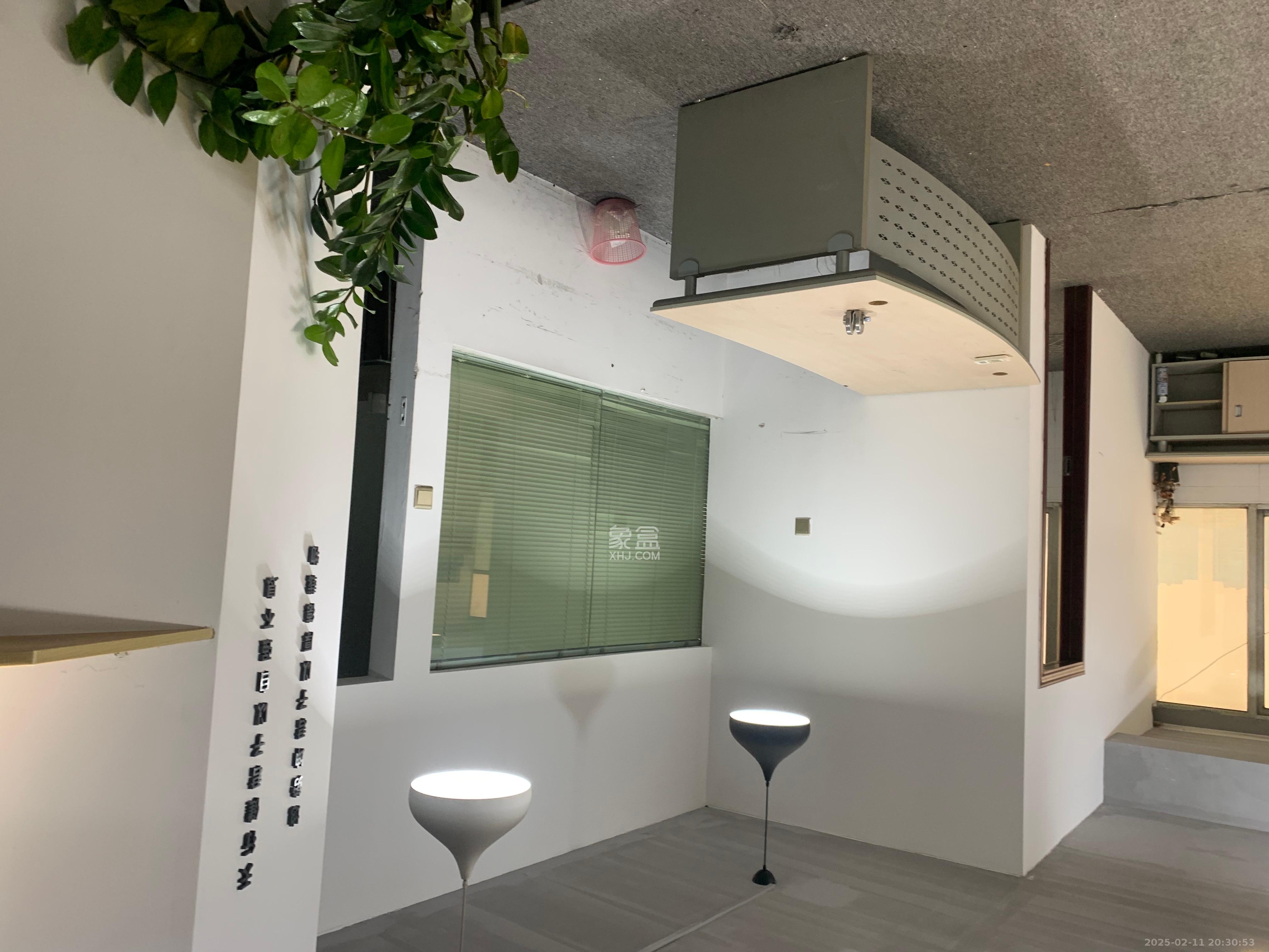 鸿运凯旋国际(科佳电脑城) 3室1厅1卫 3000.0元/月 鸿运凯旋国际(科佳电脑城) 3室1厅1卫 3000.0元/月室内图