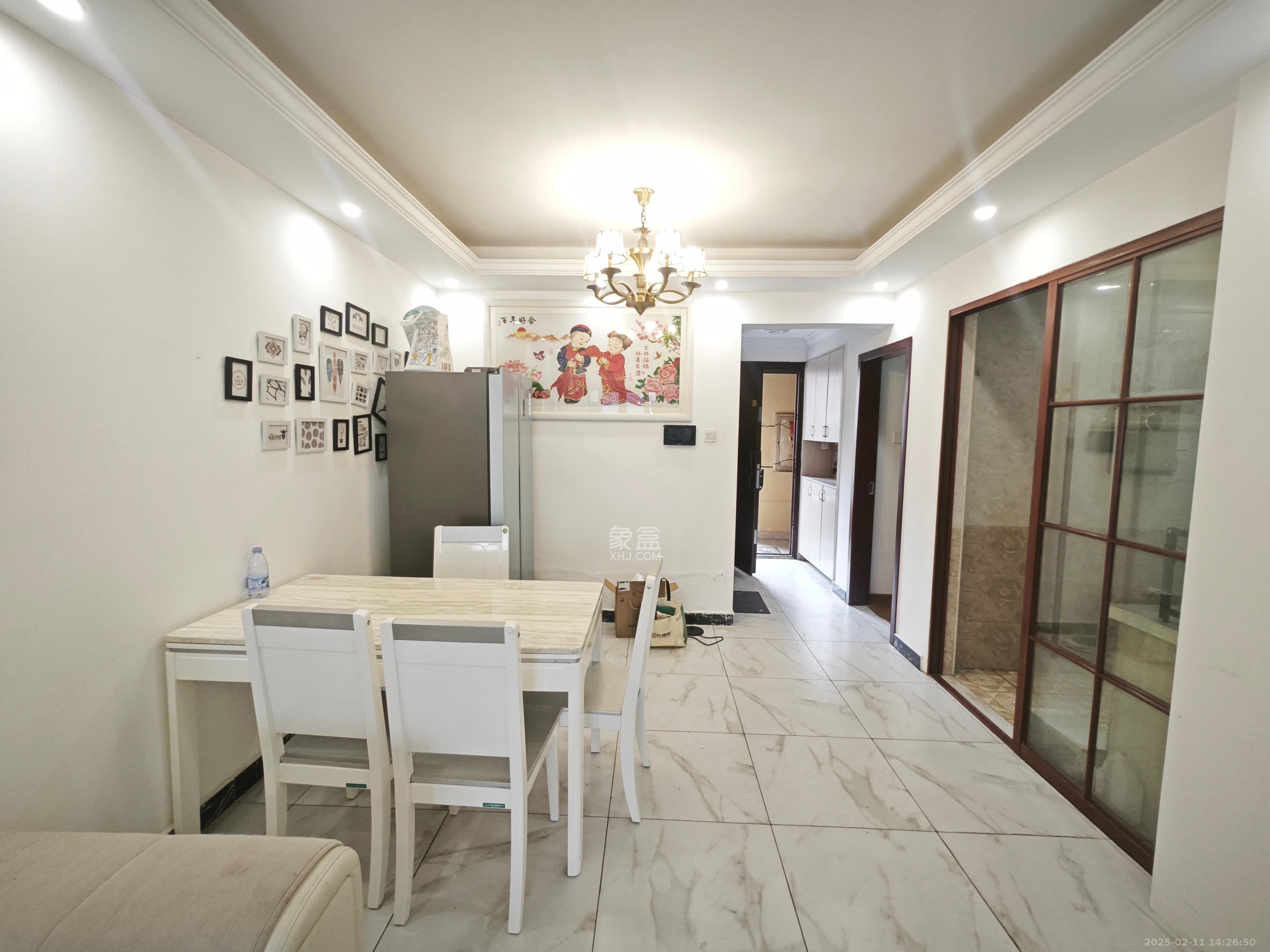 保利城(中航城国际社区、郡原美村) 3室2厅1卫 2300.0元/月 保利城(中航城国际社区、郡原美村) 3室2厅1卫 2300.0元/月室内图