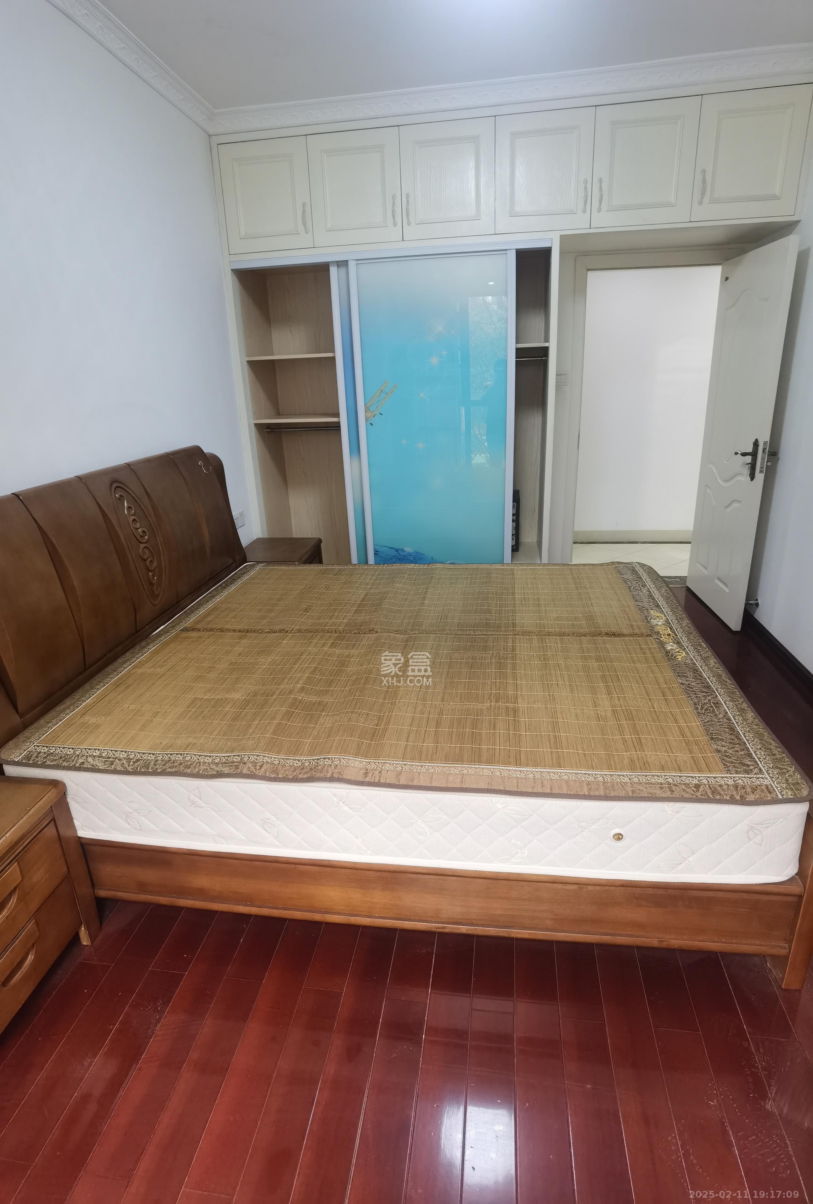 中建芙蓉嘉苑  3室2厅2卫   2800.00元/月室内图