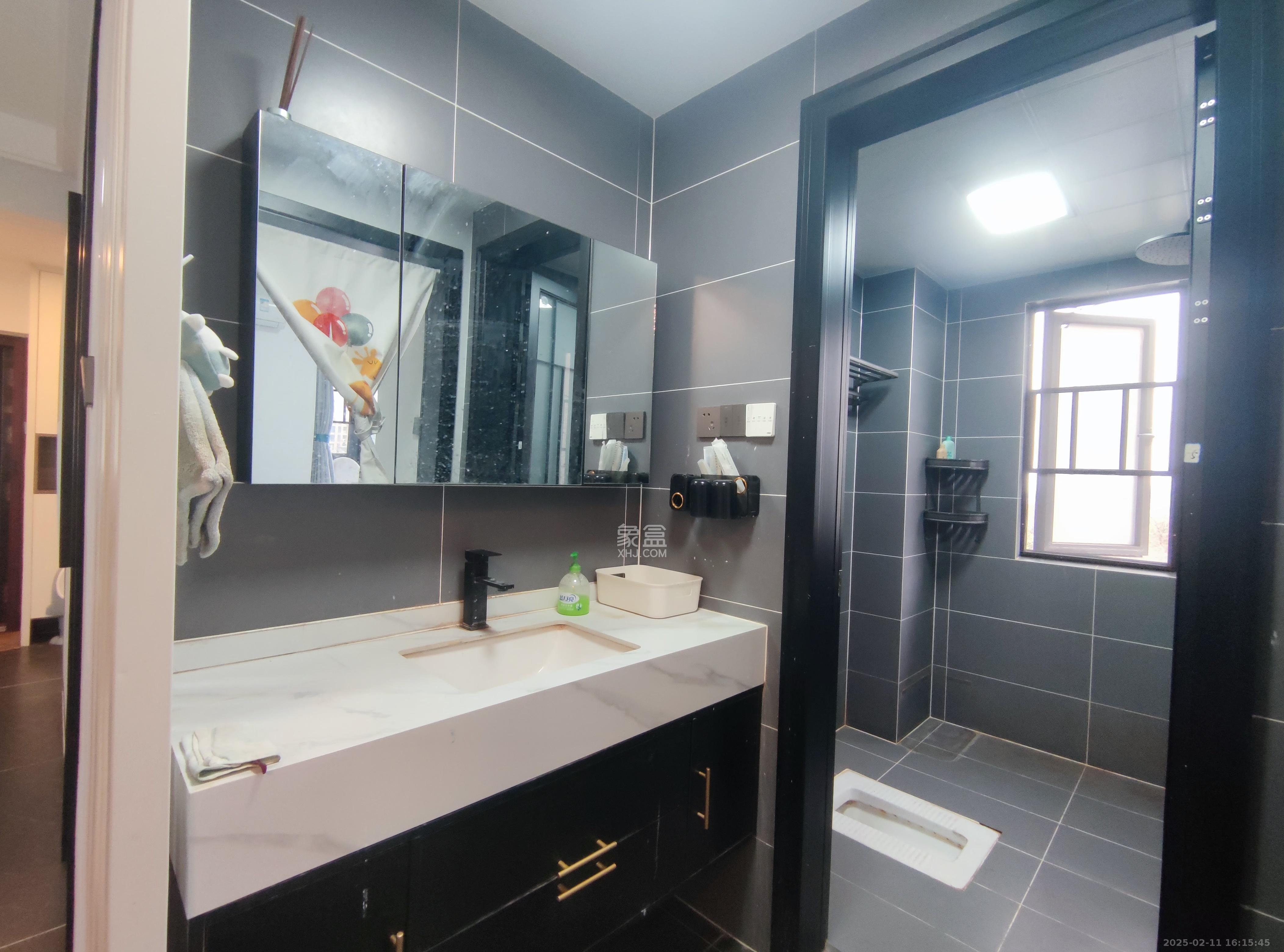 长房半岛蓝湾(观山月)  3室2厅1卫    2800.0元/月 长房半岛蓝湾(观山月)  3室2厅1卫    2800.0元/月室内图