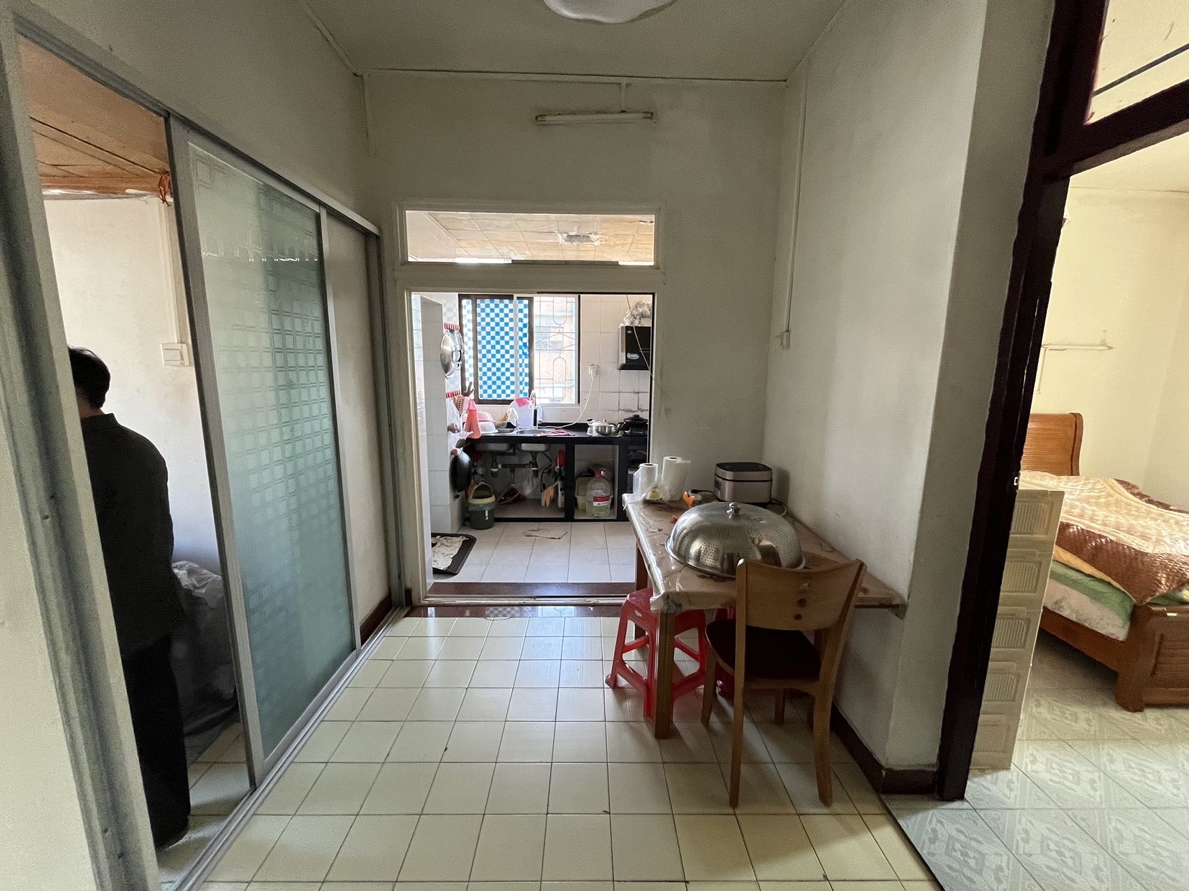 省人事劳动厅宿舍(龙舌坡236号) 3室2厅1卫 77.0万 省人事劳动厅宿舍(龙舌坡236号) 3室2厅1卫 77.0万客厅