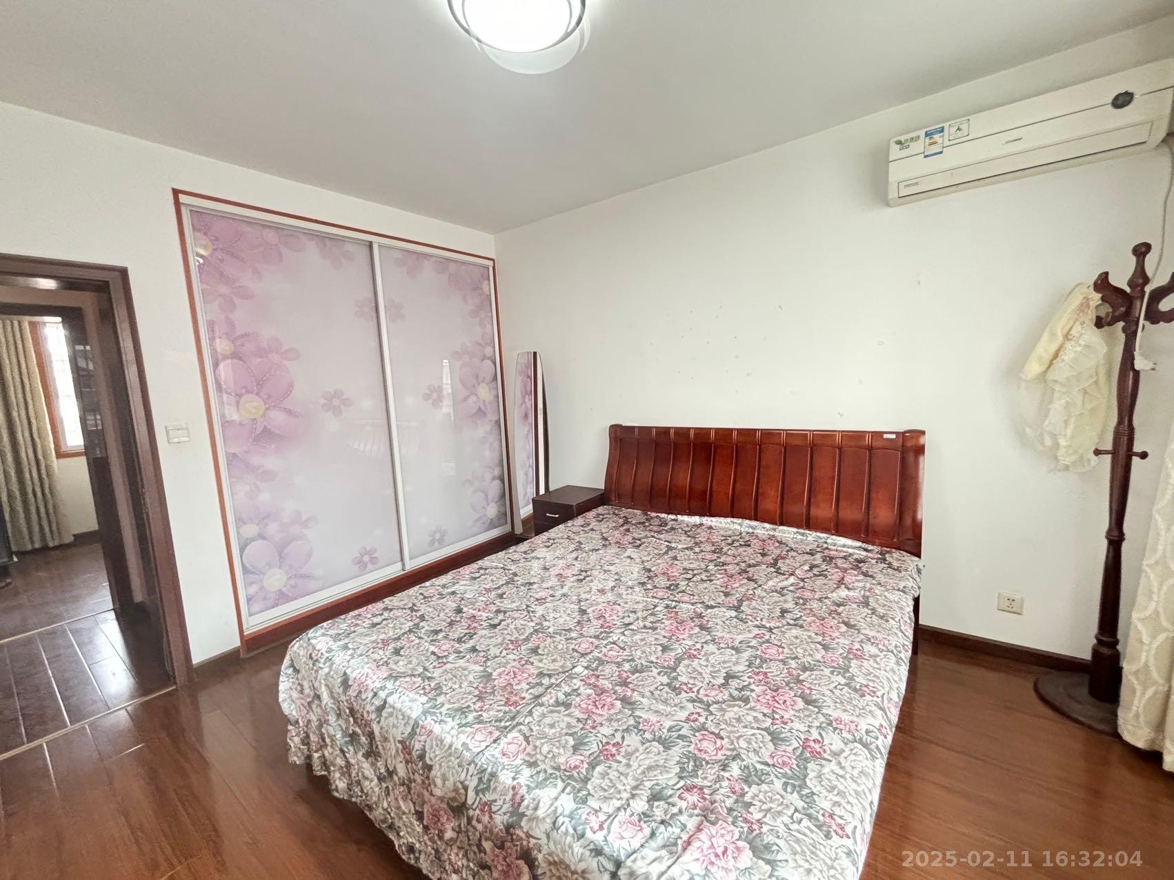 湘樟园小区(湘樟家园) 3室2厅2卫 1400.0元/月 湘樟园小区(湘樟家园) 3室2厅2卫 1400.0元/月室内图