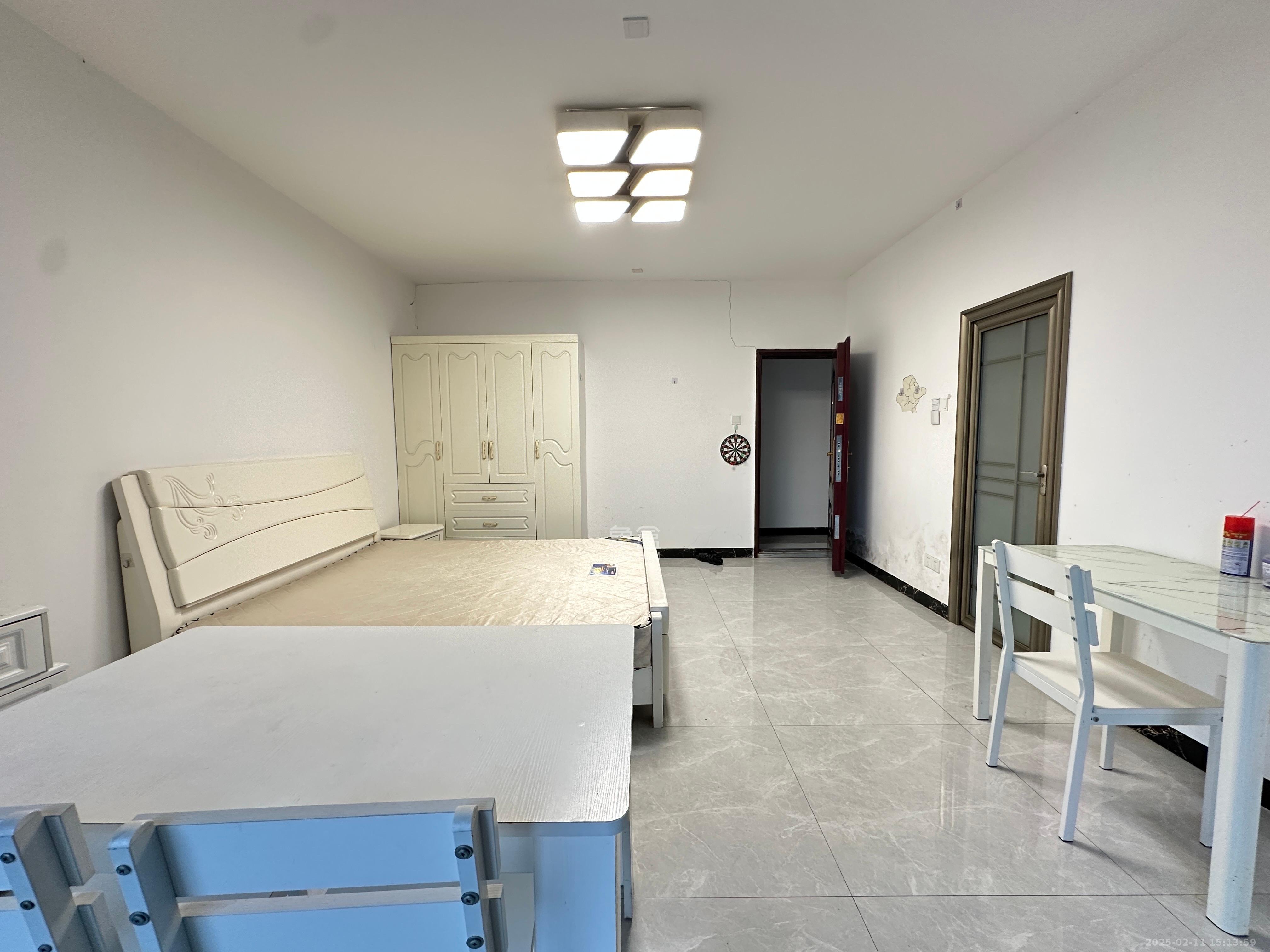 麓景裕园 1室1厅1卫 1450.0元/月 麓景裕园 1室1厅1卫 1450.0元/月室内图