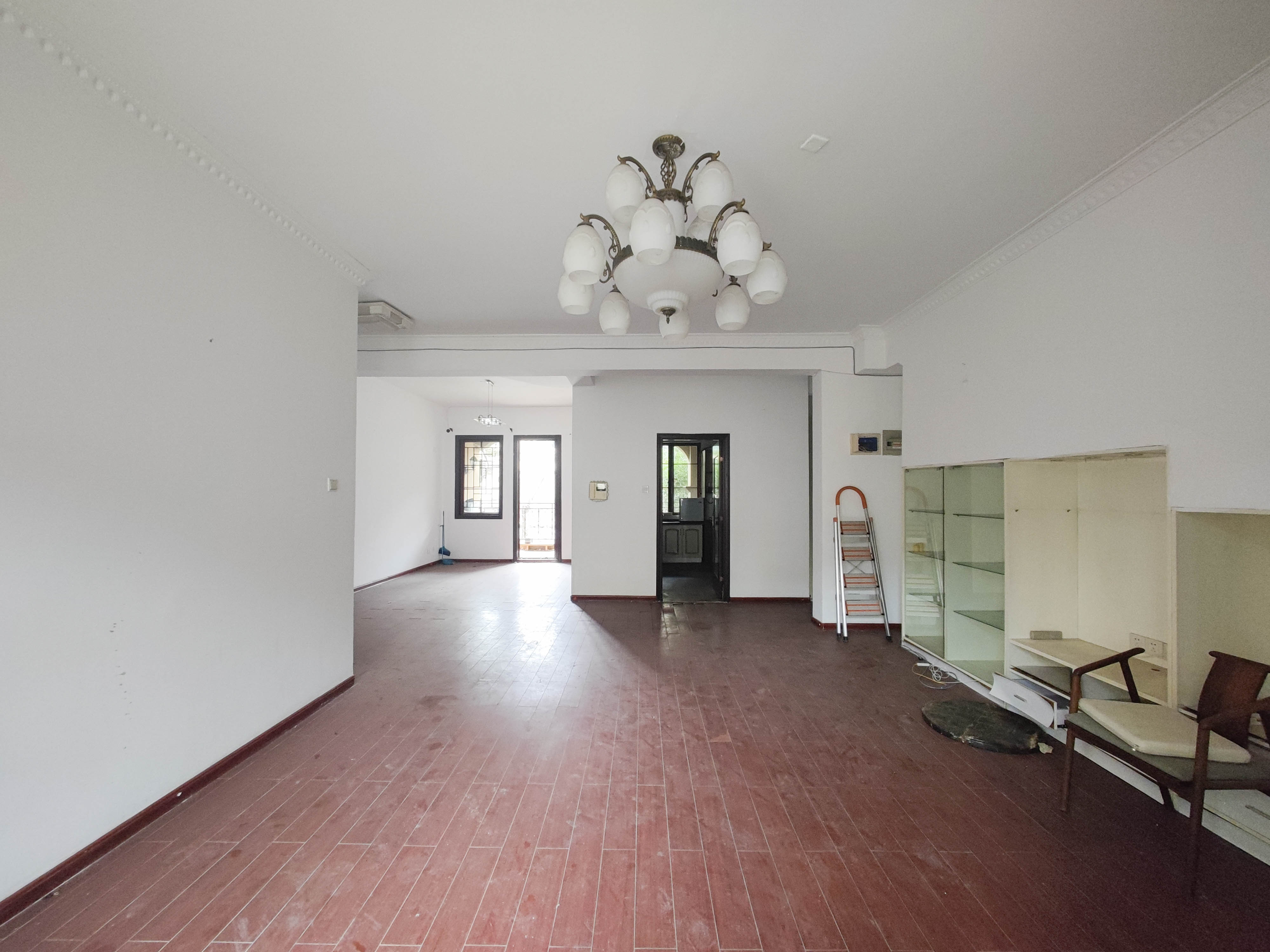 托斯卡纳洋房高层  3室2厅2卫    268.0万 托斯卡纳洋房高层  3室2厅2卫    268.0万