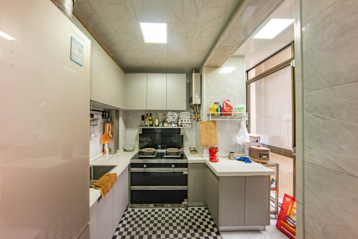 江山帝景哈佛  2室2厅1卫    74.98万 江山帝景哈佛  2室2厅1卫    74.98万厨房