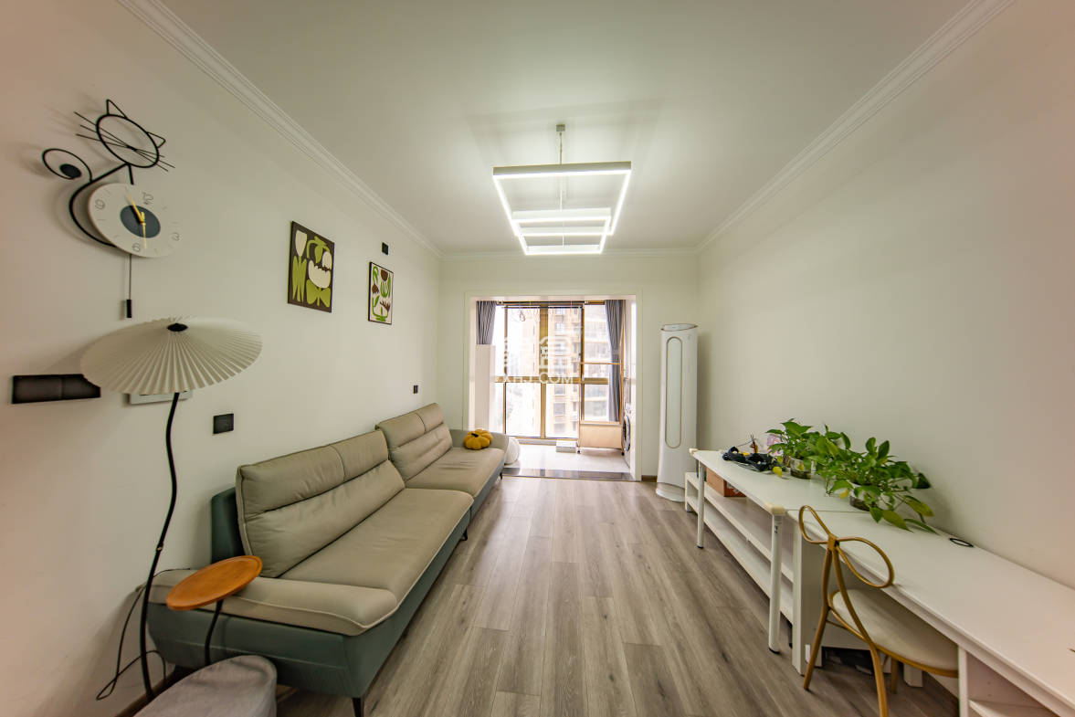 江山帝景哈佛  2室2厅1卫    74.98万 江山帝景哈佛  2室2厅1卫    74.98万客厅