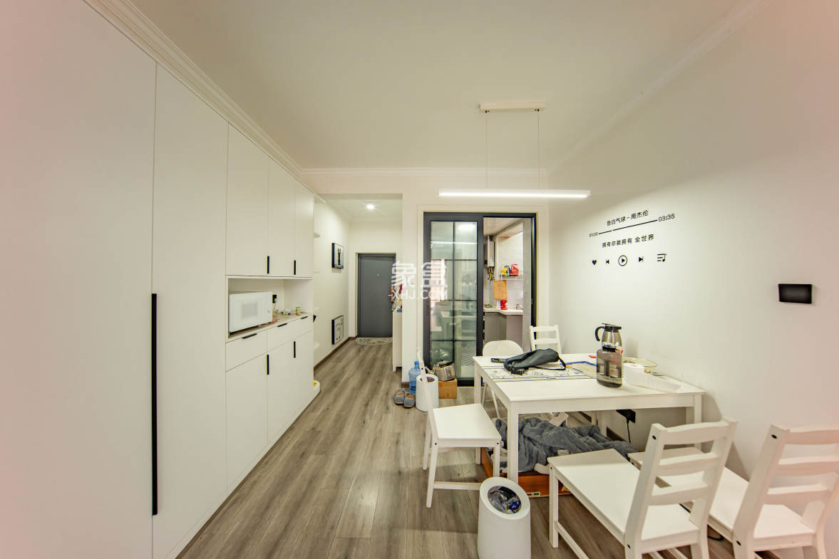 江山帝景哈佛  2室2厅1卫    74.98万 江山帝景哈佛  2室2厅1卫    74.98万客厅