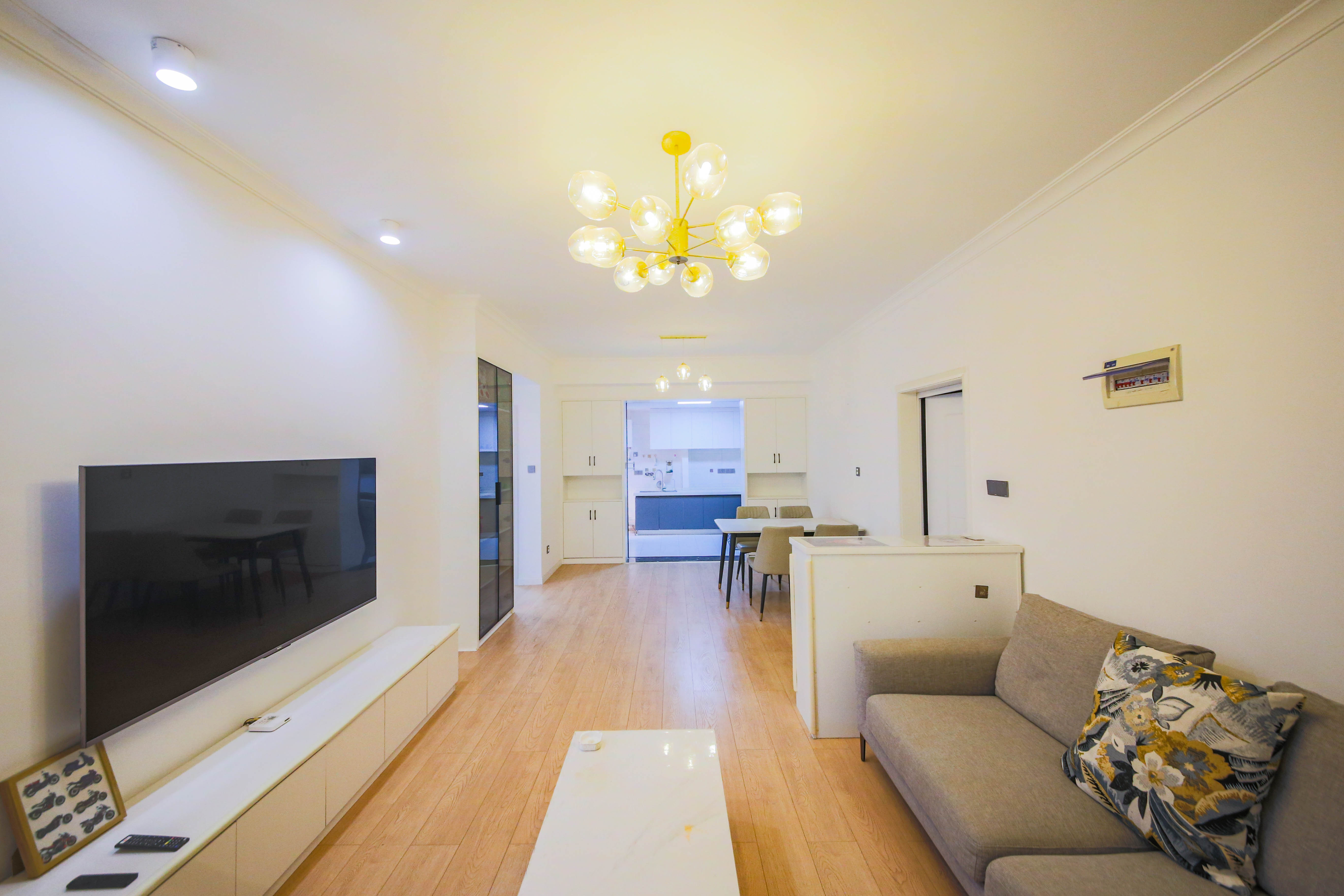 天城尚品 2室2厅1卫 95.0万 天城尚品 2室2厅1卫 95.0万客厅