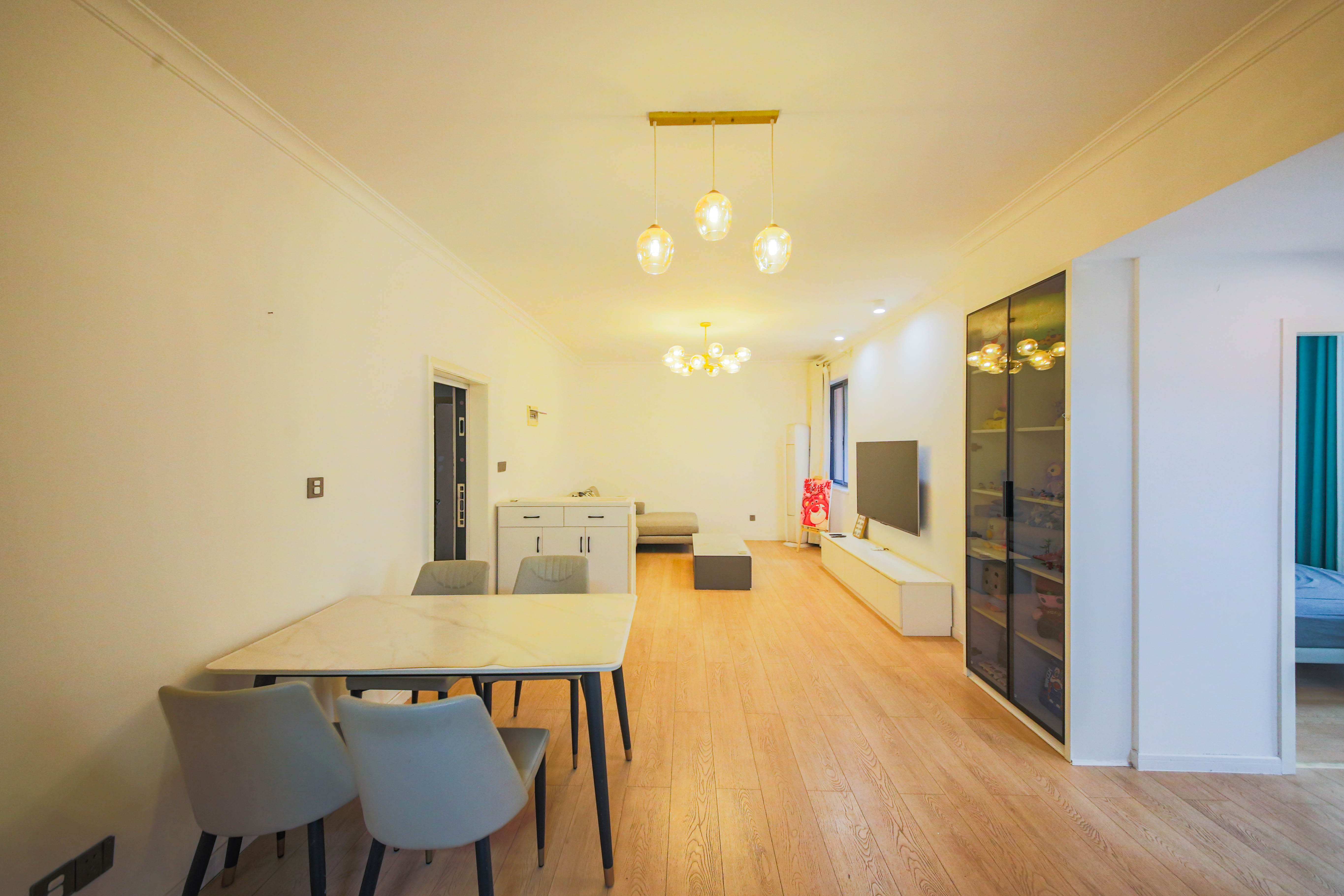 天城尚品 2室2厅1卫 95.0万 天城尚品 2室2厅1卫 95.0万客厅