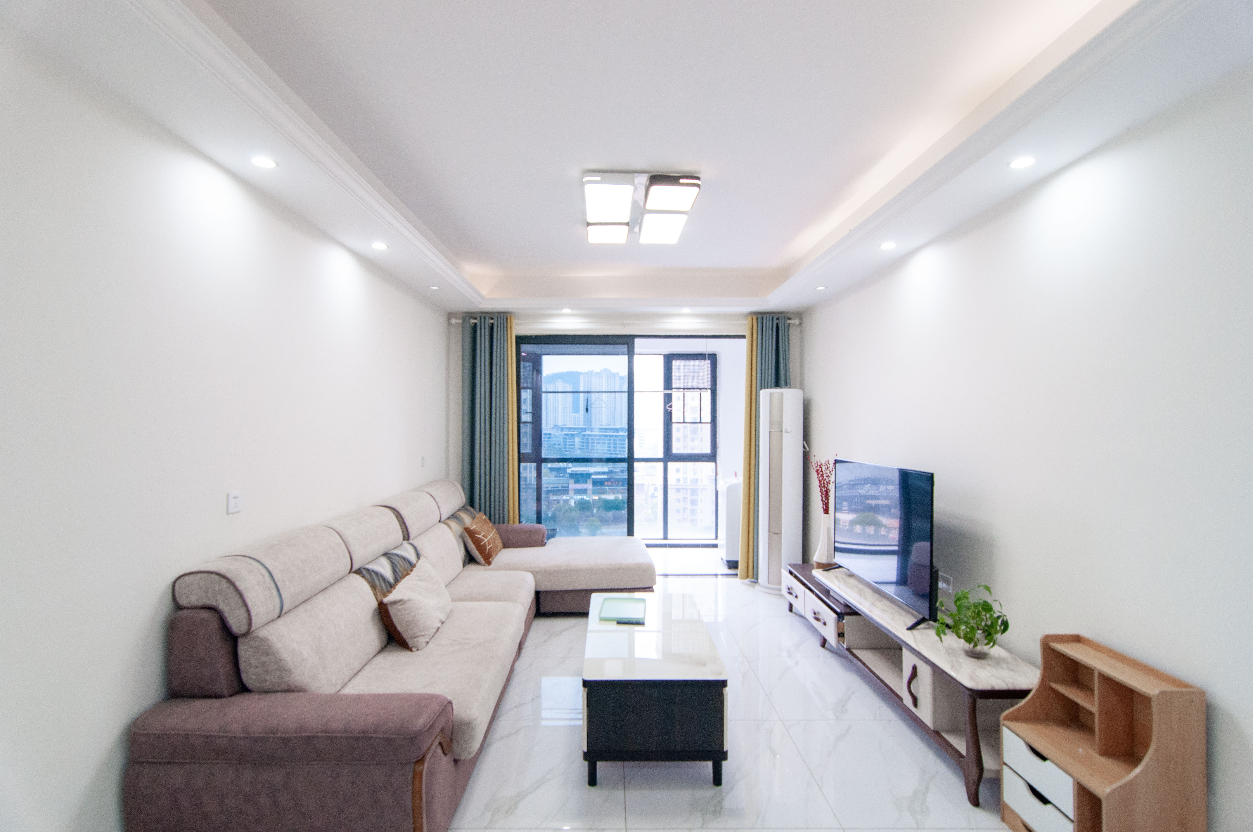 中建梅溪湖中心 3室2厅2卫 135.0万 中建梅溪湖中心 3室2厅2卫 135.0万客厅