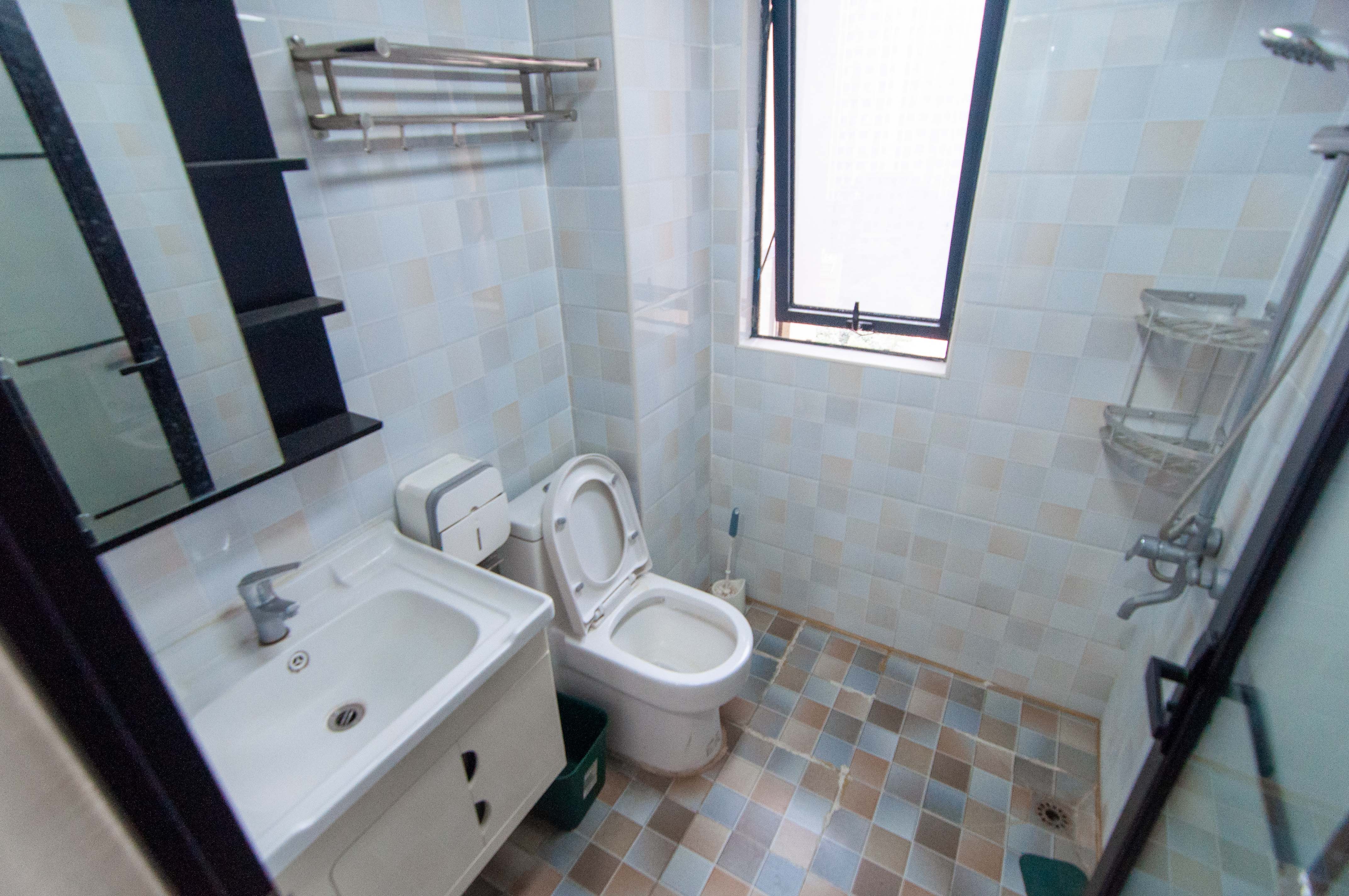 中建梅溪湖中心 3室2厅2卫 135.0万 中建梅溪湖中心 3室2厅2卫 135.0万卫生间