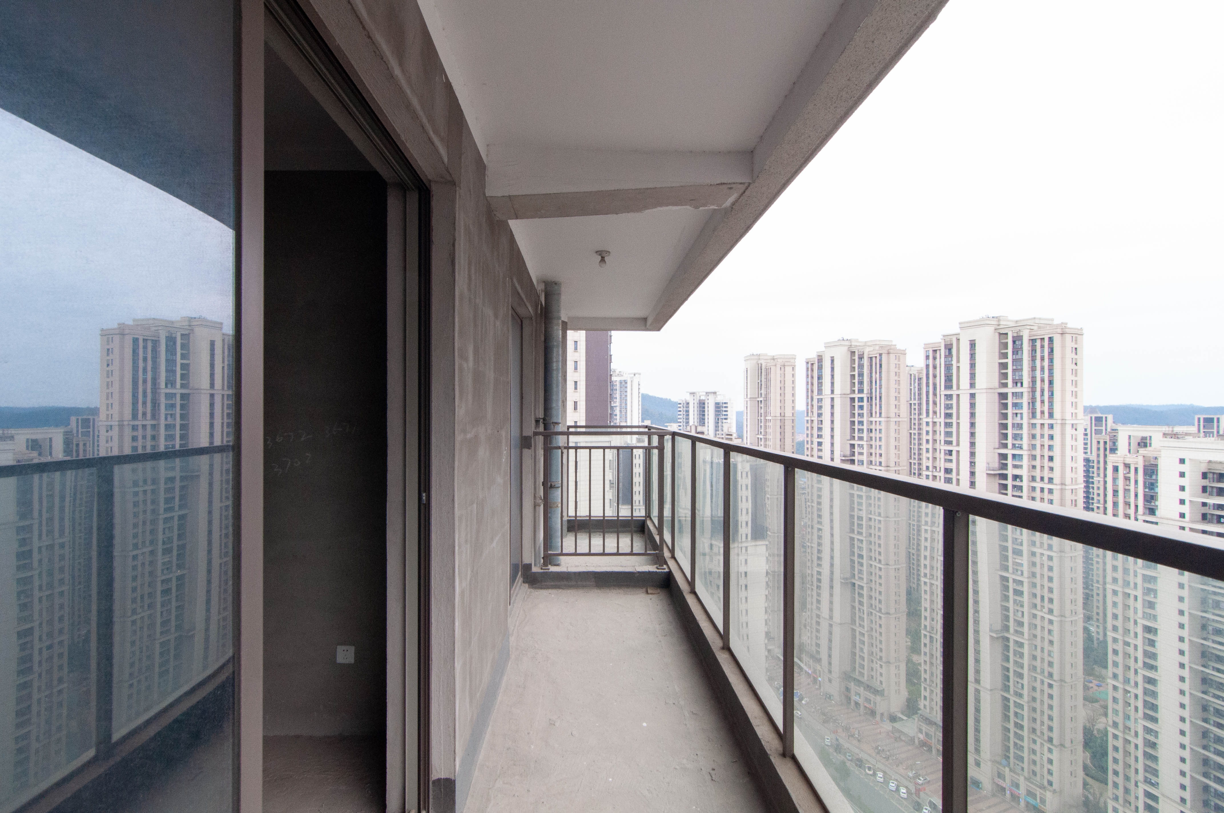 梅溪湖金茂湾 3室2厅2卫 118.0万 梅溪湖金茂湾 3室2厅2卫 118.0万其他