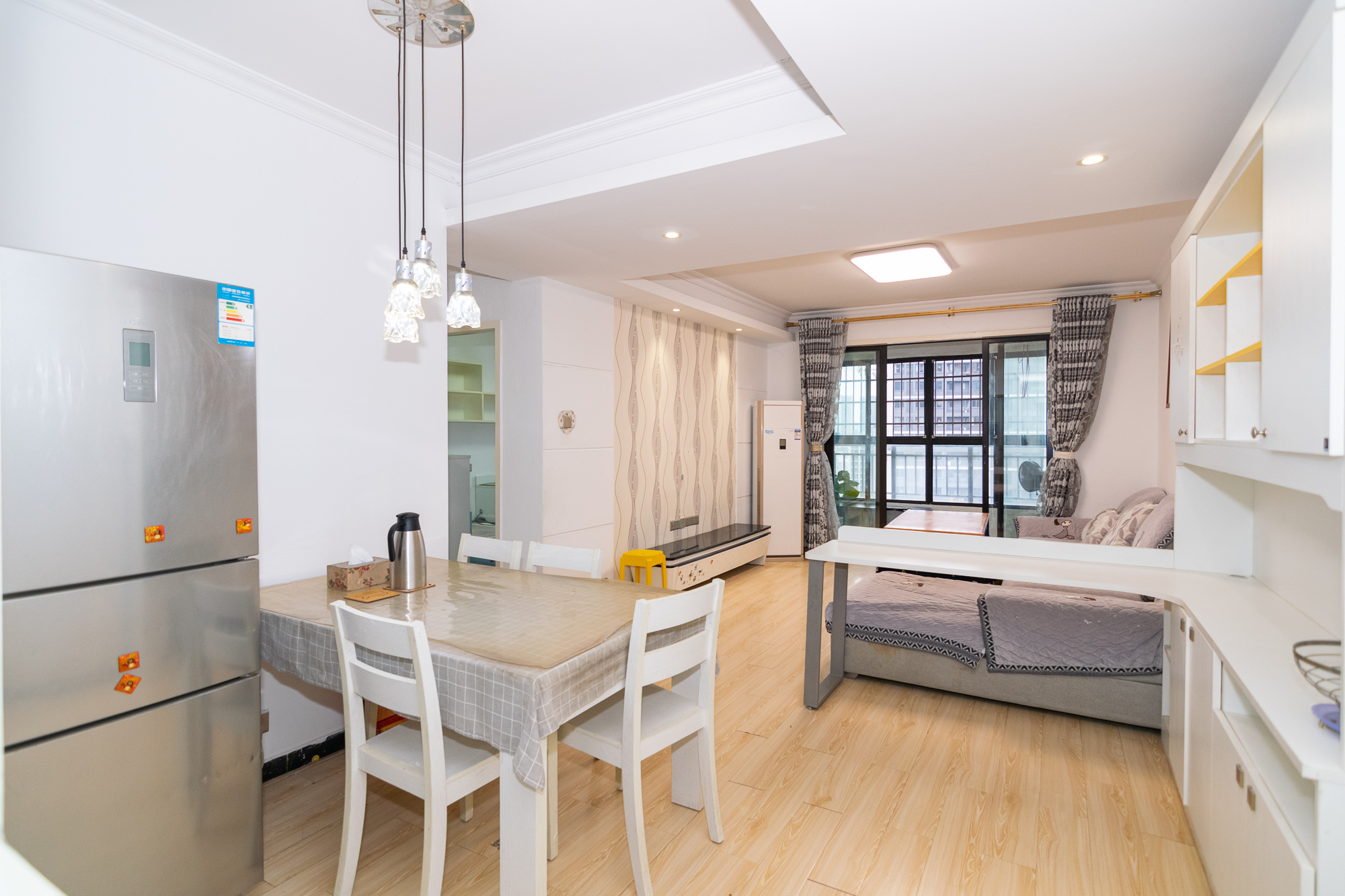 新城国际花都  3室2厅1卫    55.0万客厅