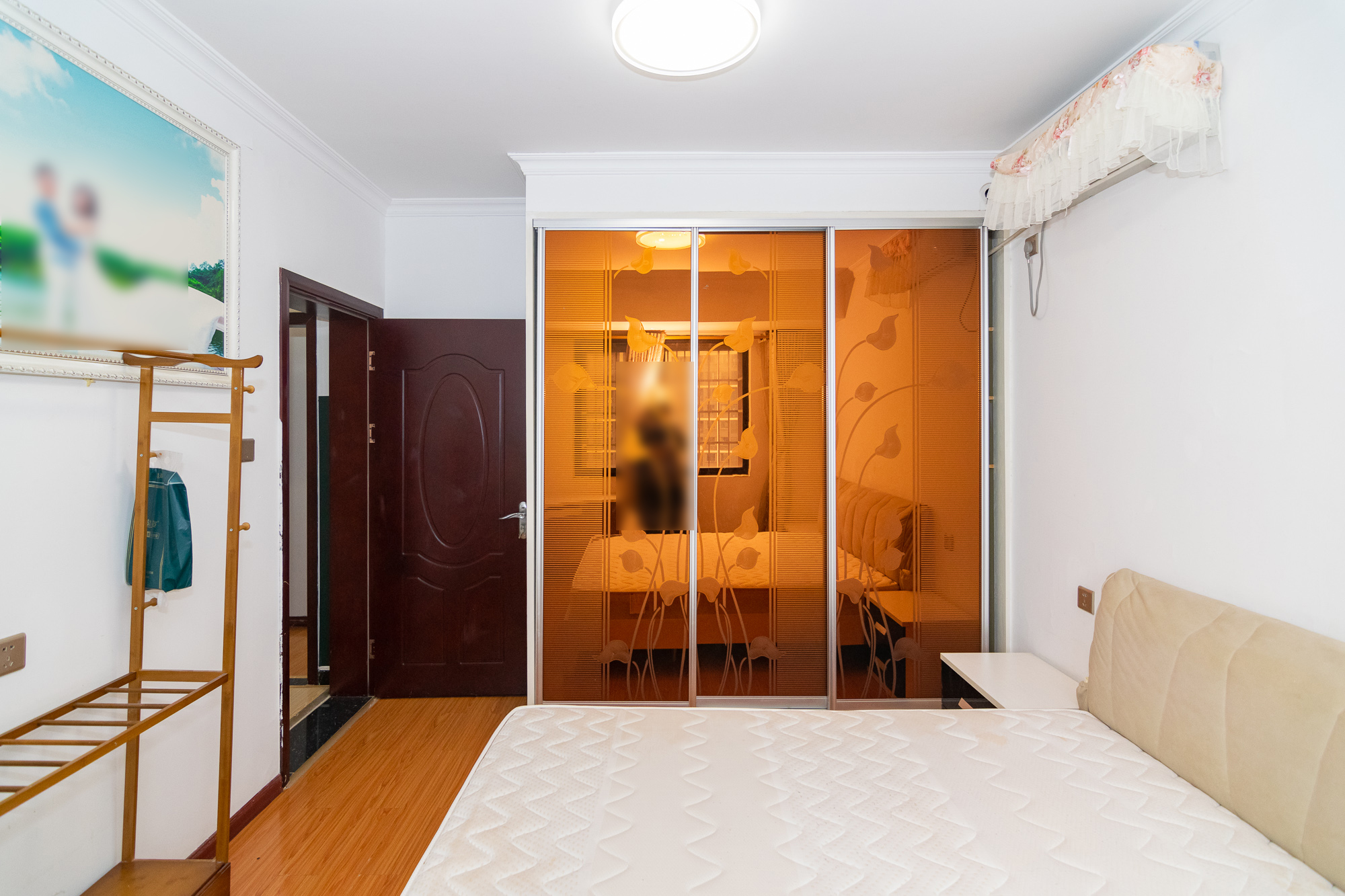 新城国际花都  3室2厅1卫    55.0万卧室