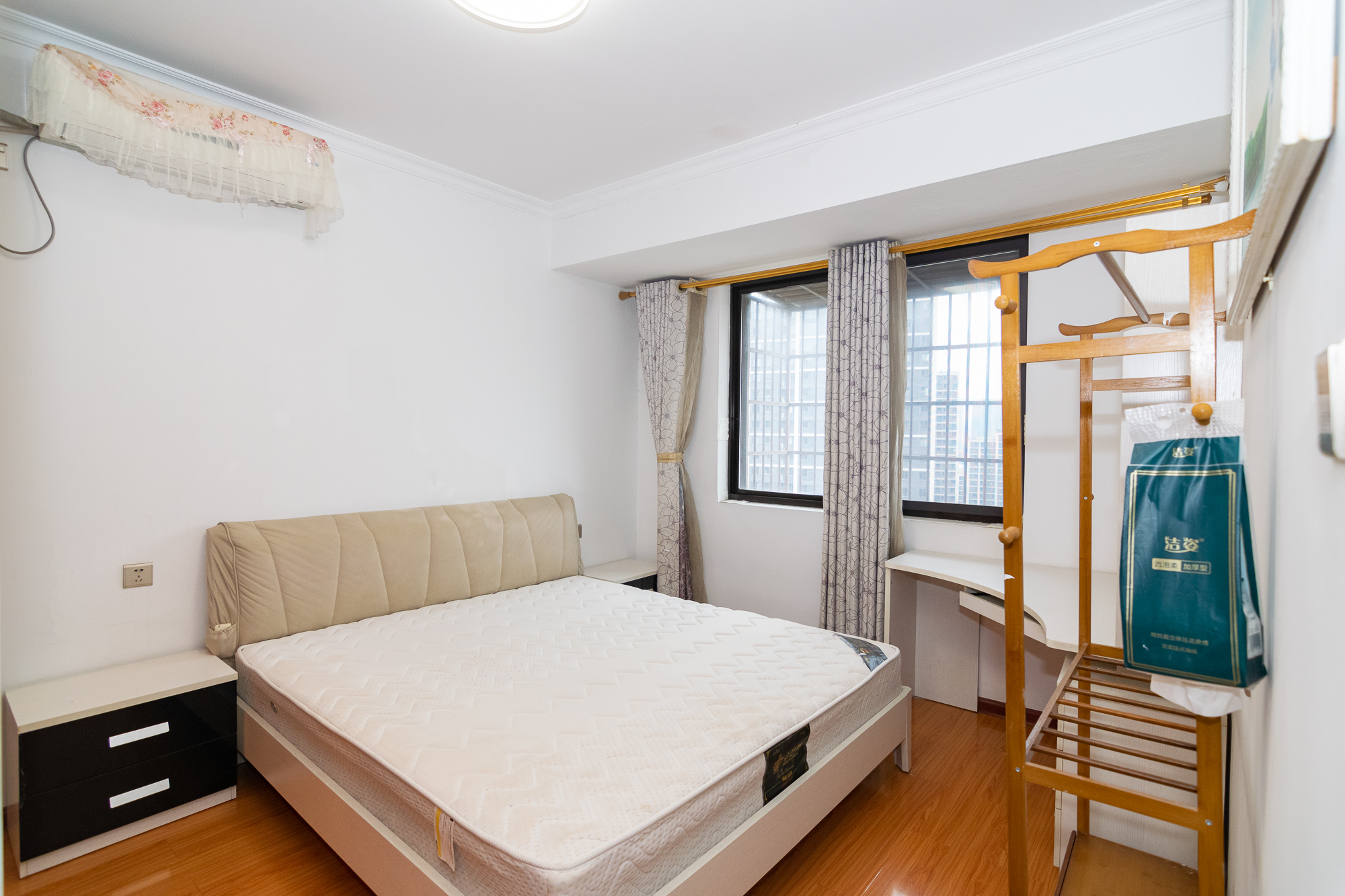 新城国际花都  3室2厅1卫    55.0万卧室