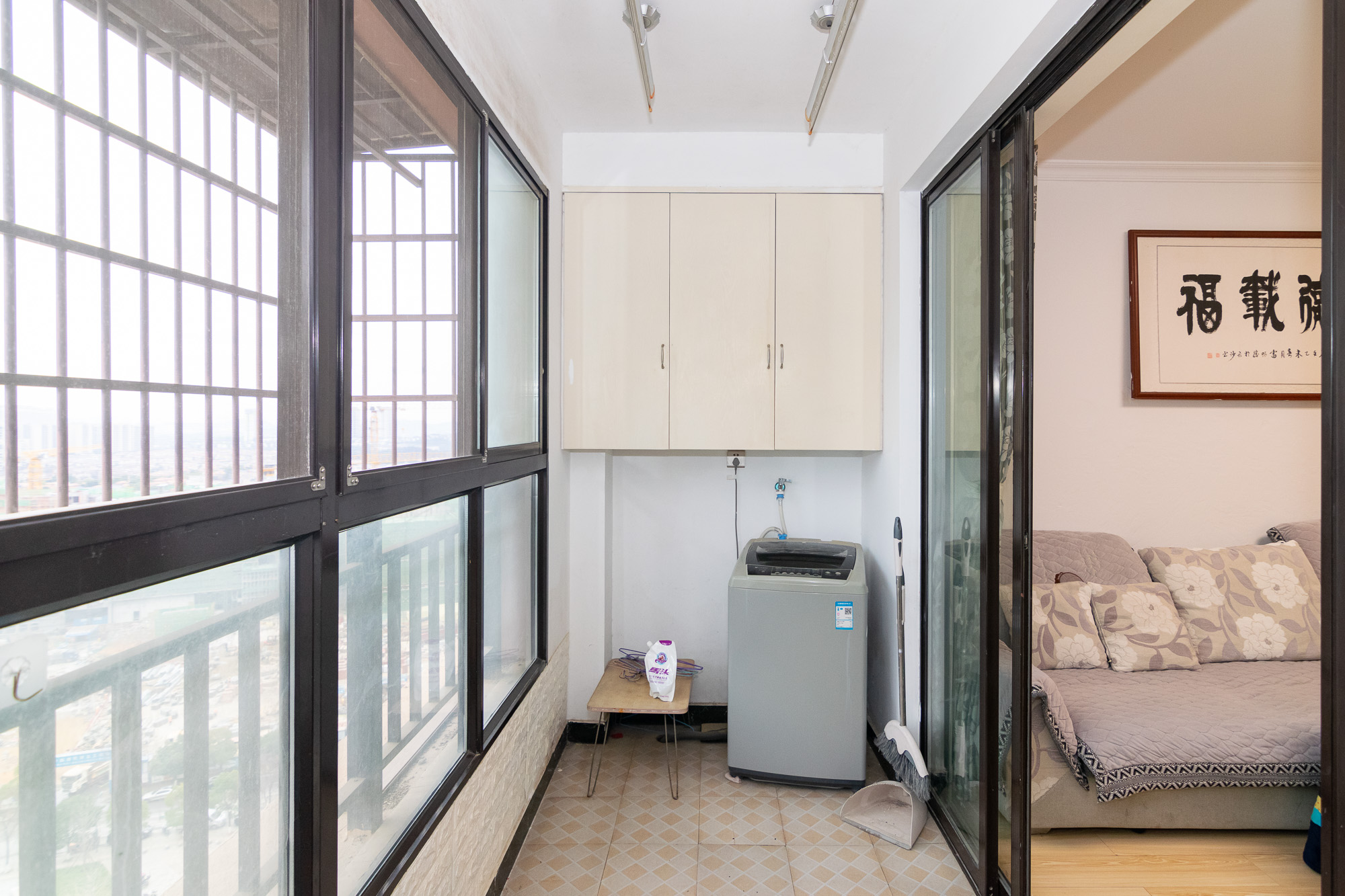 新城国际花都  3室2厅1卫    55.0万阳台