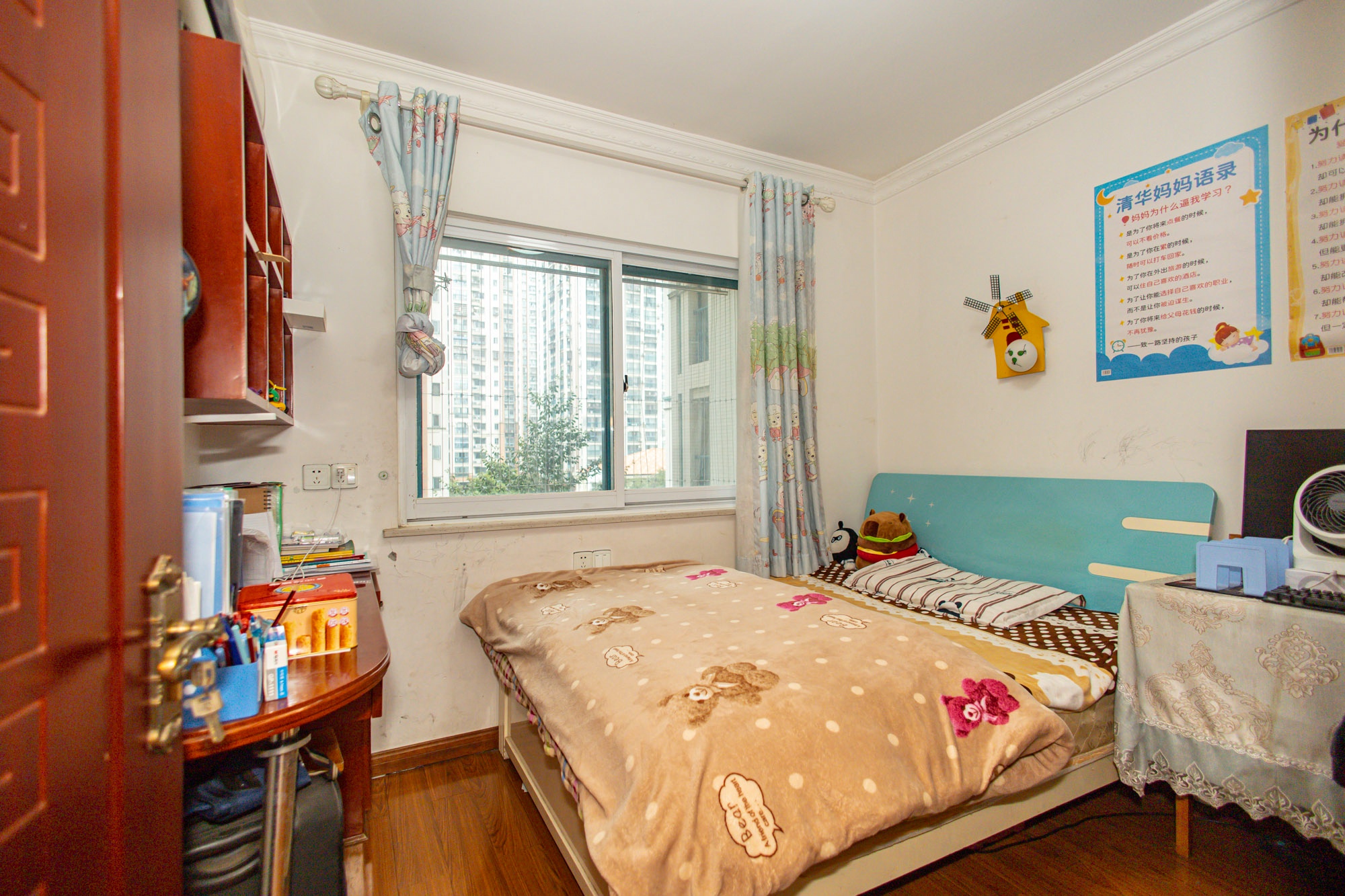 蝴蝶谷 3室2厅1卫 68.8万 蝴蝶谷 3室2厅1卫 68.8万卧室