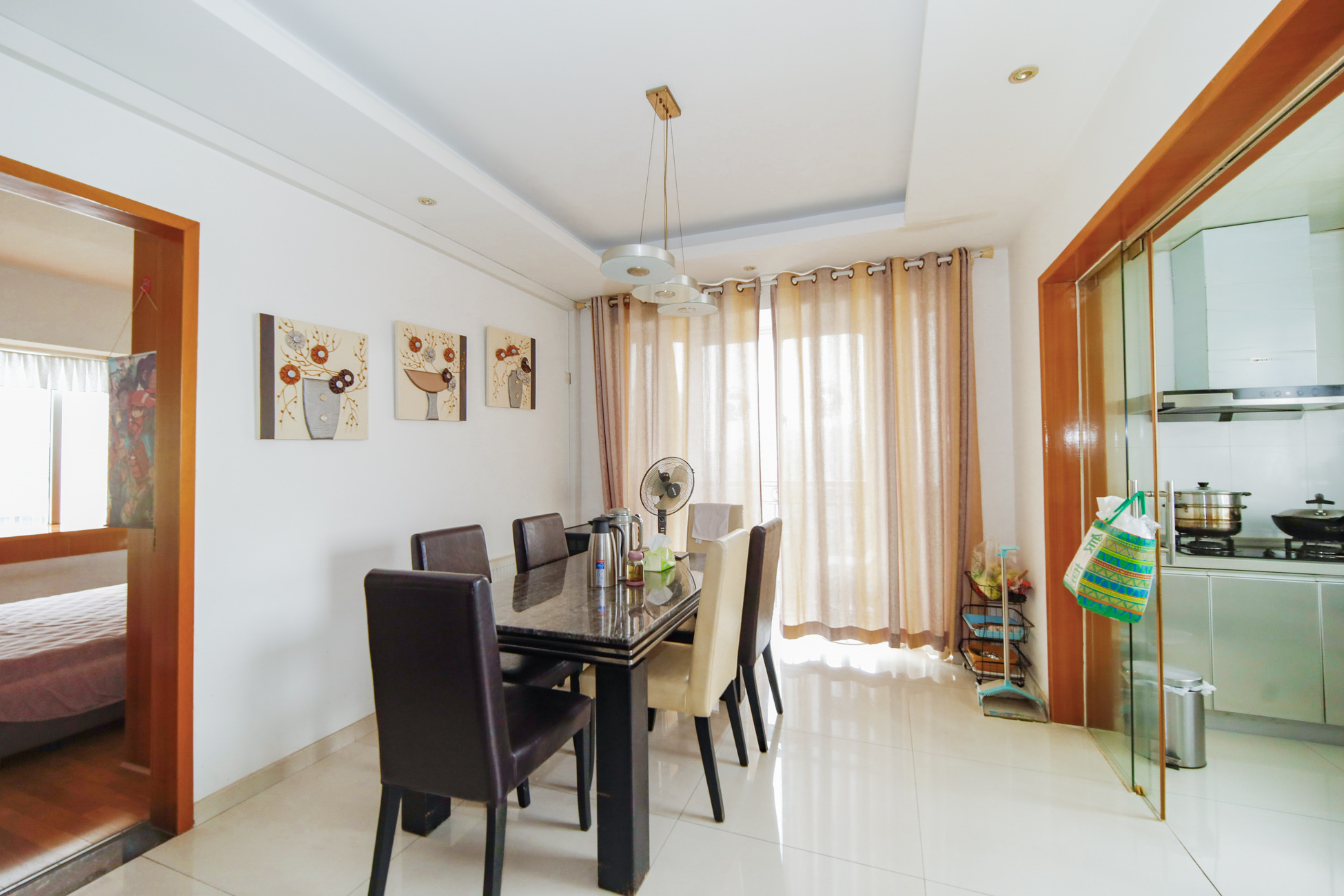 中建桂苑  3室2厅2卫    99.8万客厅