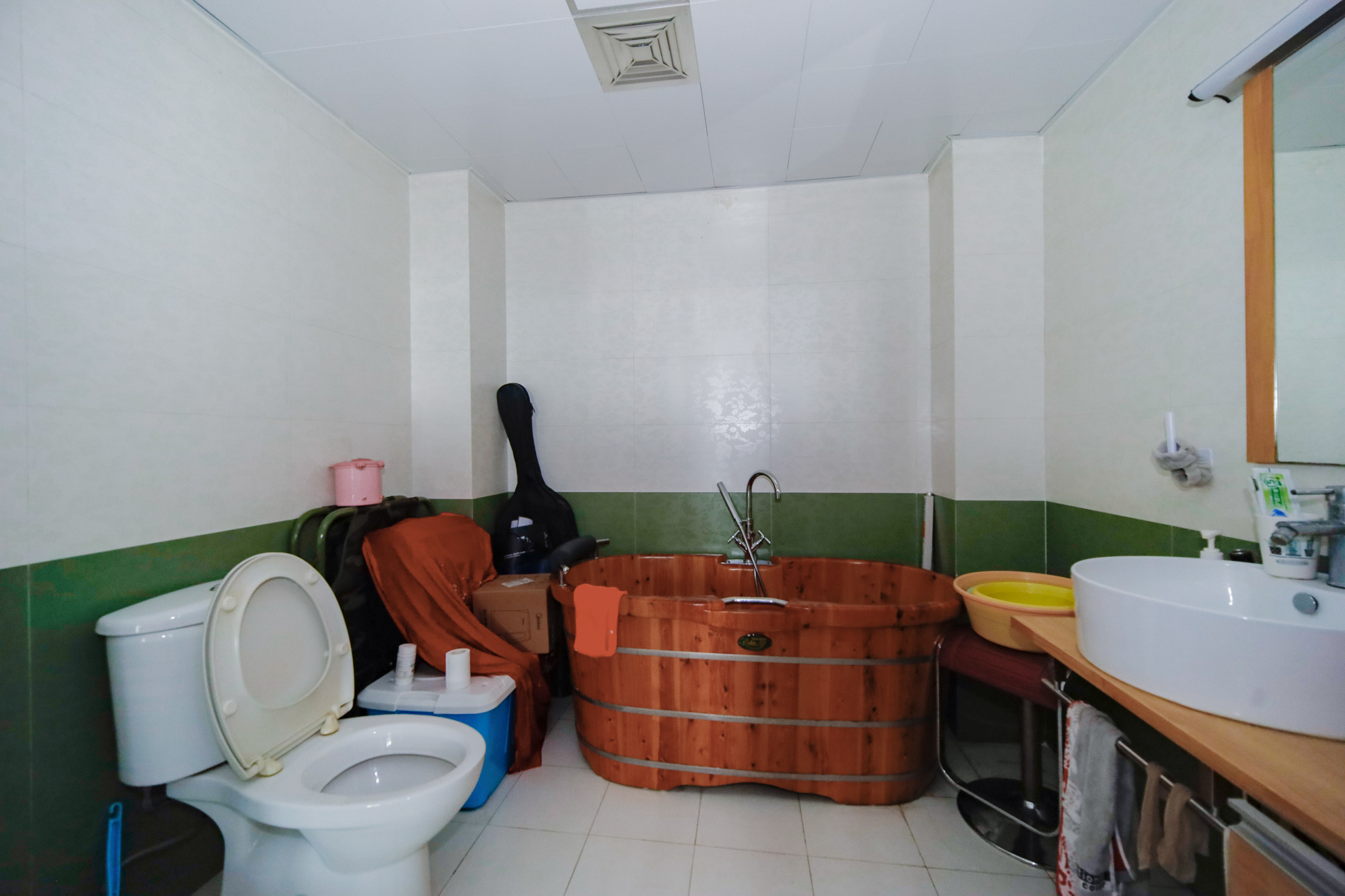 中建桂苑  3室2厅2卫    99.8万卫生间