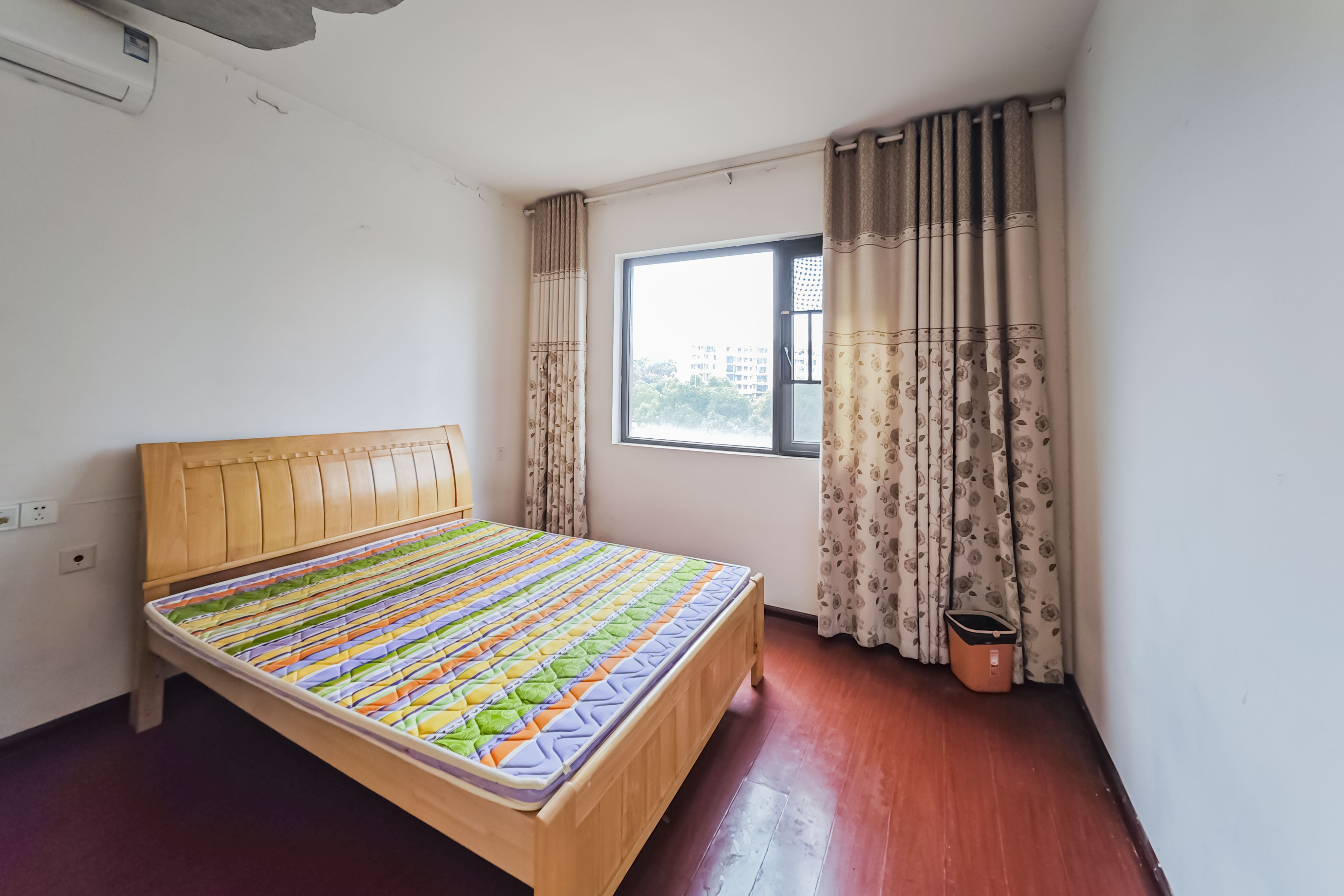 旭辉香樟公馆 3室2厅2卫 95.0万 旭辉香樟公馆 3室2厅2卫 95.0万卧室