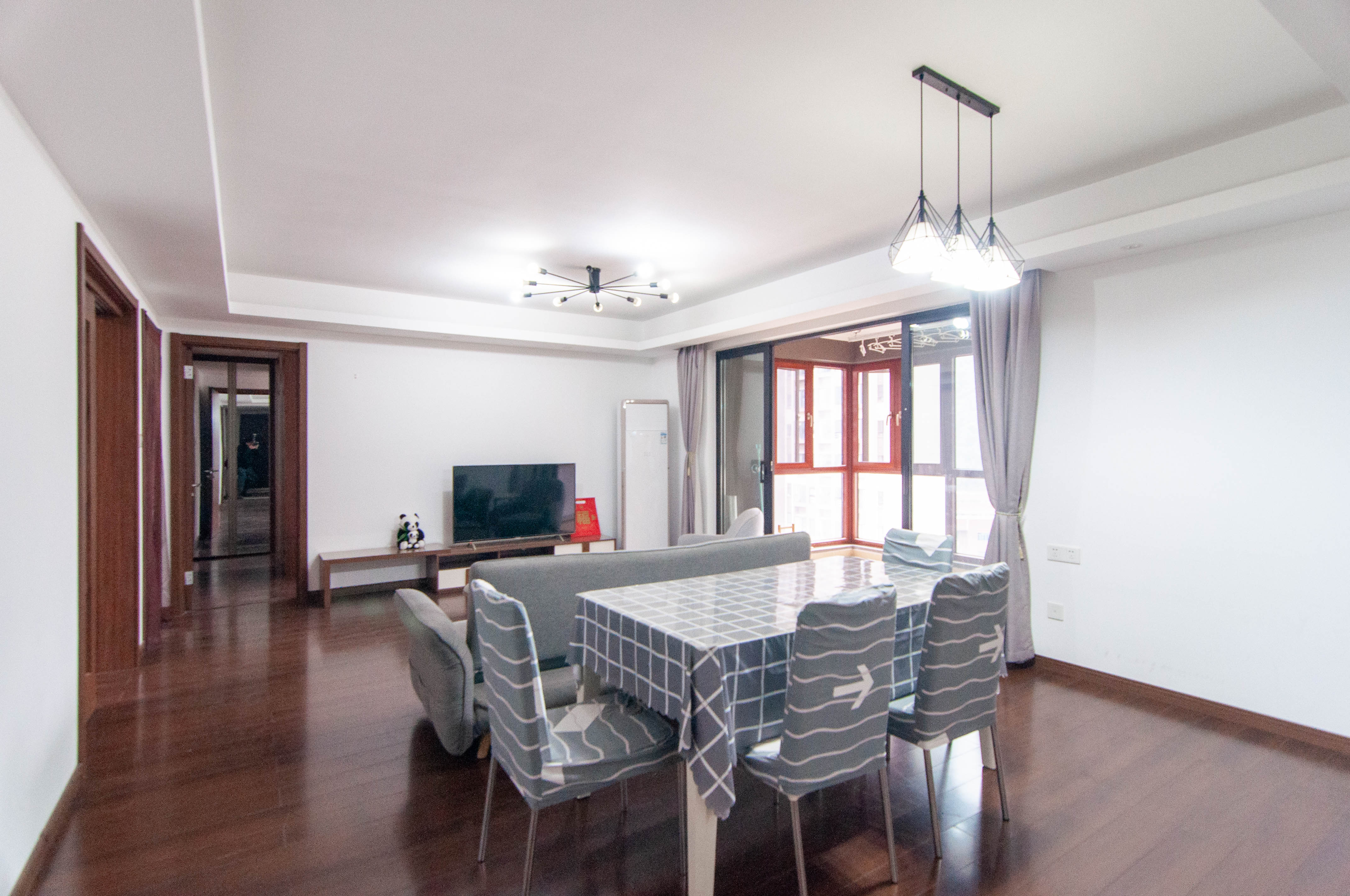 万科里梅溪郡 4室2厅1卫 228.0万 万科里梅溪郡 4室2厅1卫 228.0万客厅