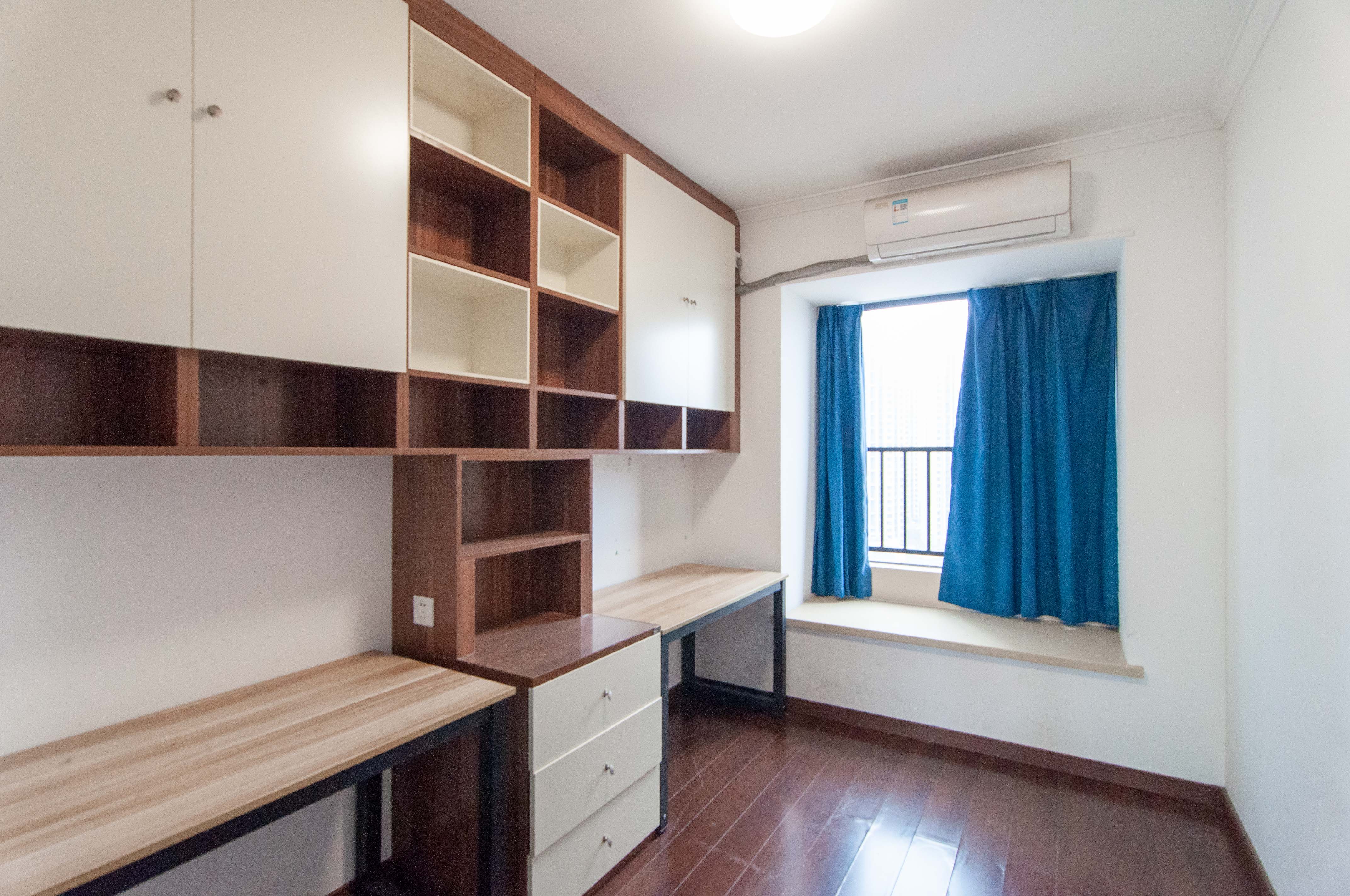 万科里梅溪郡 4室2厅1卫 228.0万 万科里梅溪郡 4室2厅1卫 228.0万其他