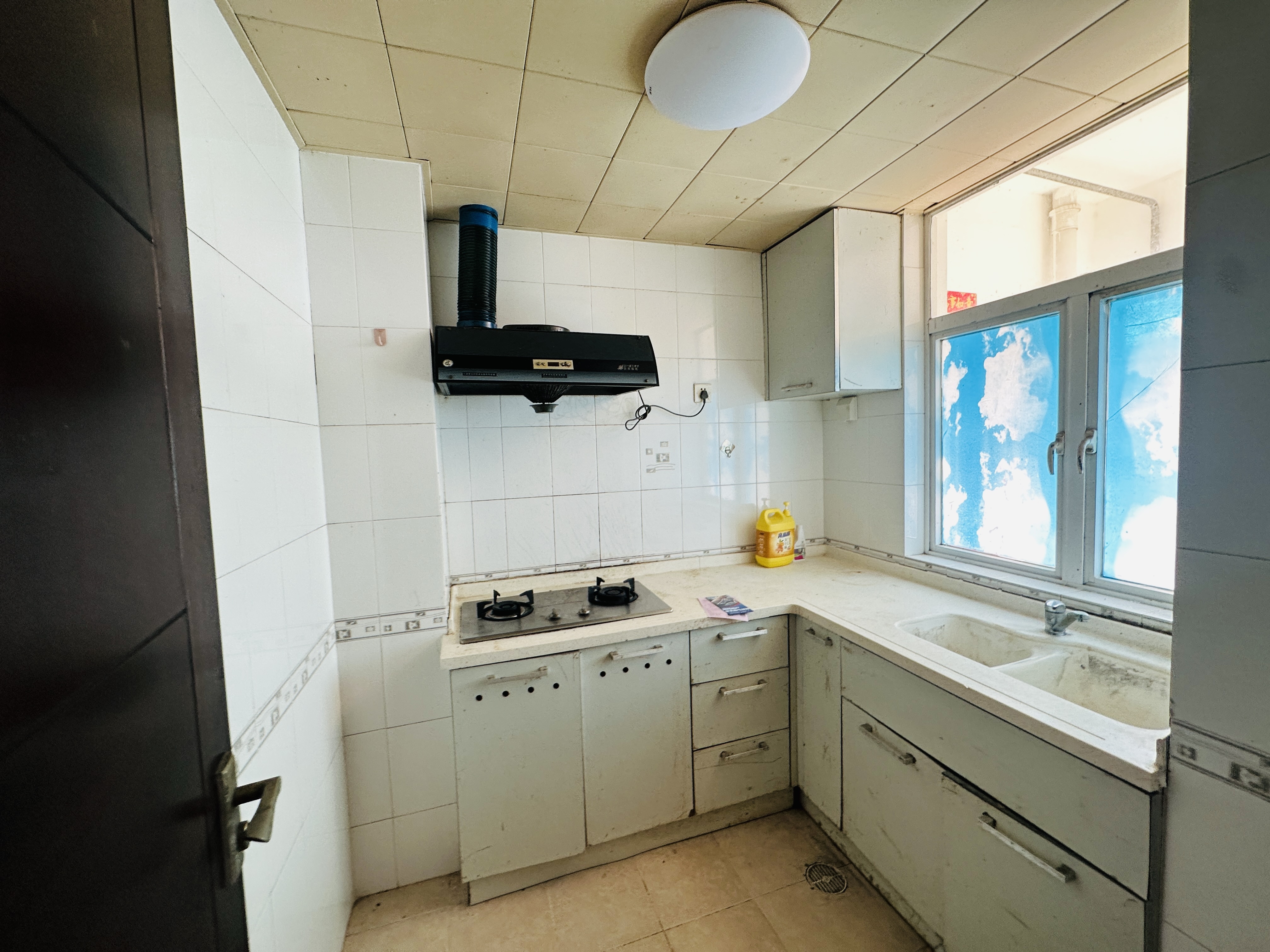 燕泰国际花园 2室1厅1卫 78.6万 燕泰国际花园 2室1厅1卫 78.6万厨房