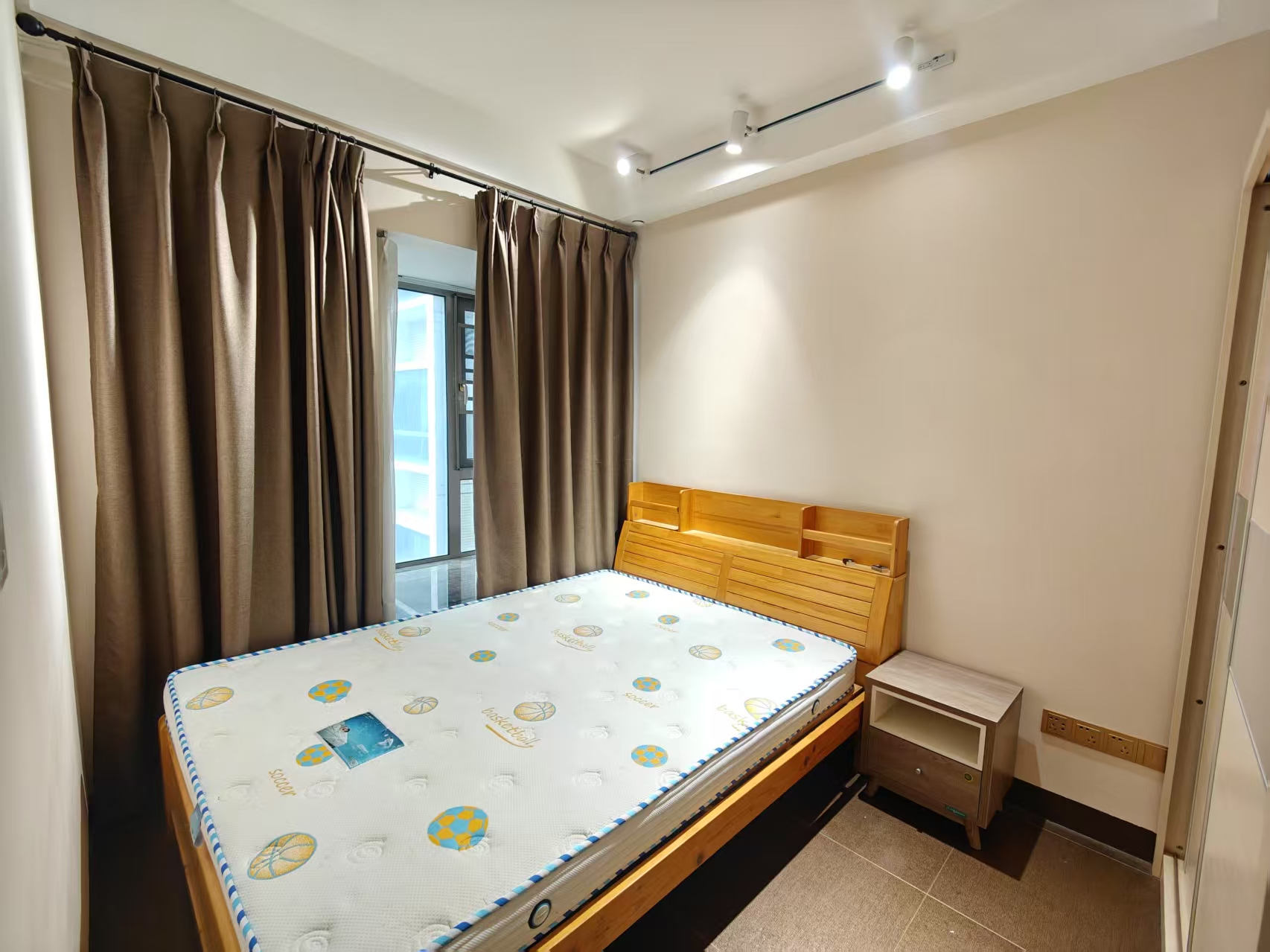 美的城一期 4室2厅2卫 84.0万 美的城一期 4室2厅2卫 84.0万室内图