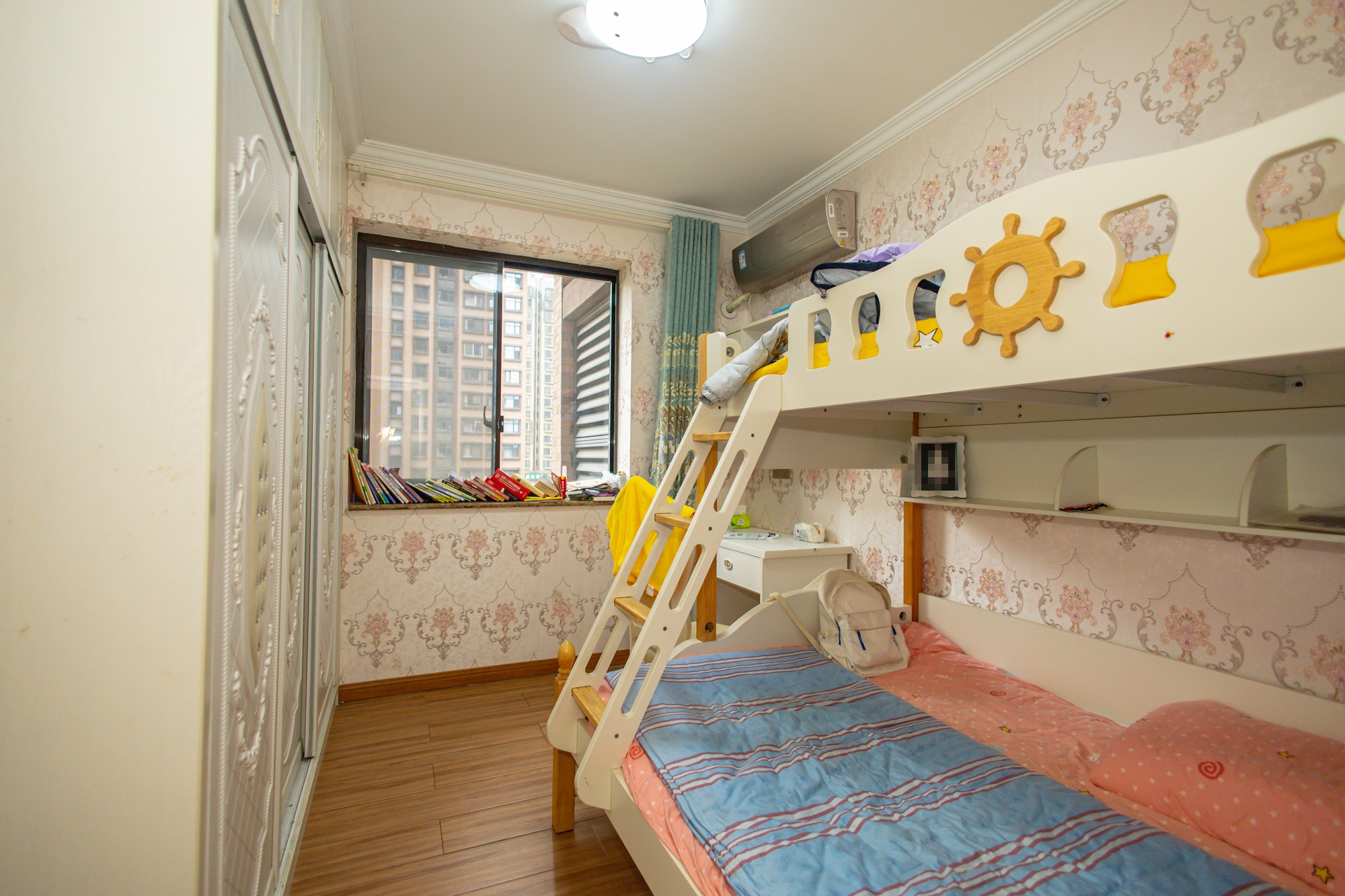 未来漫城 3室2厅2卫 89.8万 未来漫城 3室2厅2卫 89.8万卧室