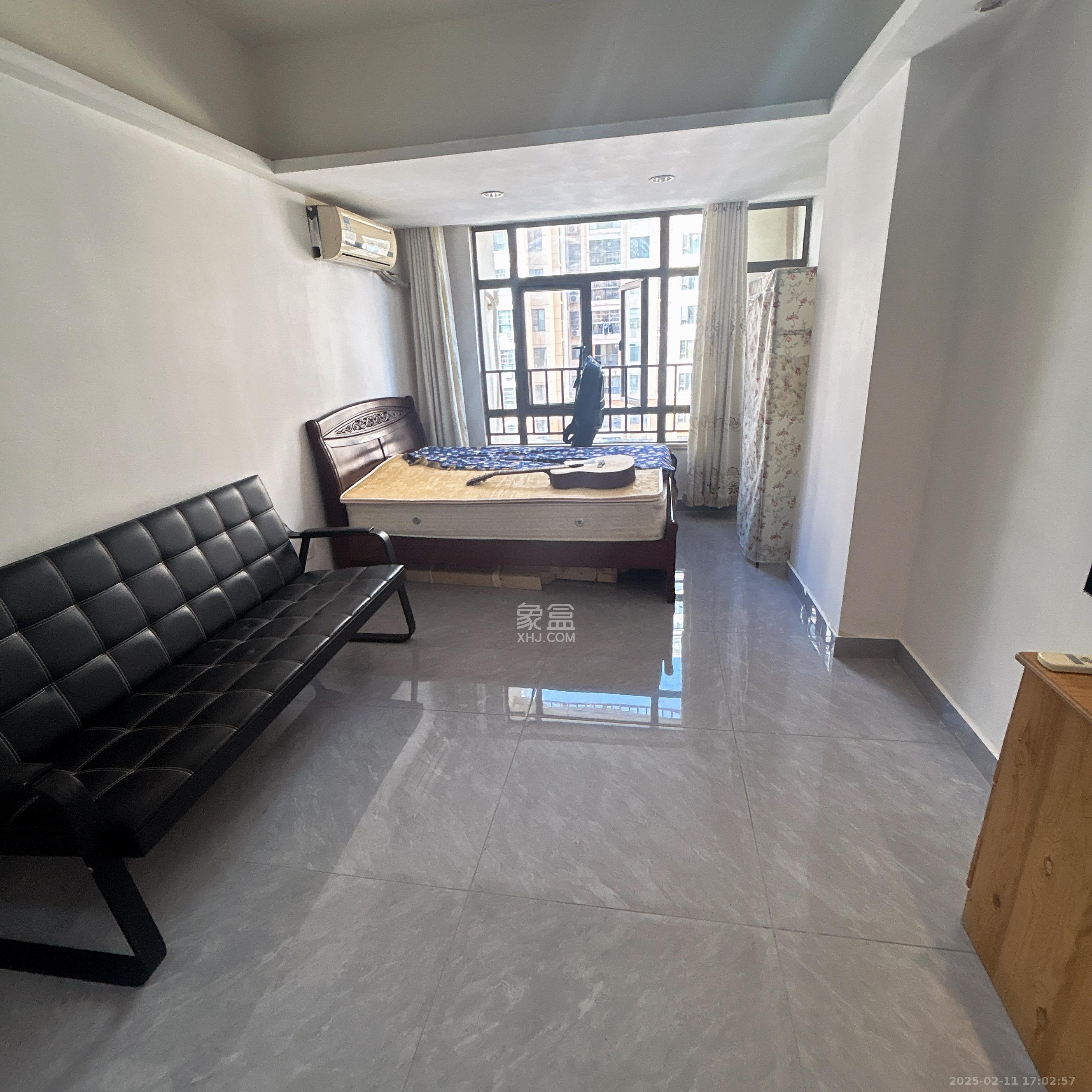 米兰春天 1室1厅1卫 1200.0元/月 米兰春天 1室1厅1卫 1200.0元/月室内图