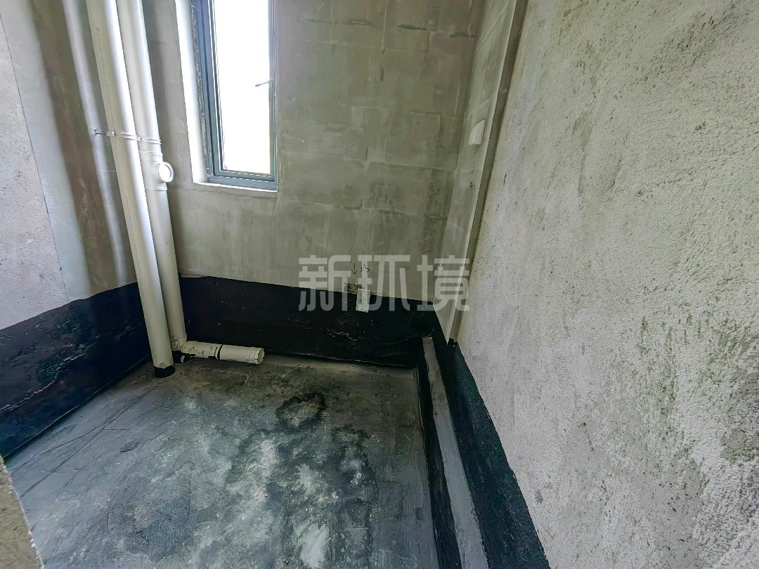 中建凤栖台  4室2厅2卫   65.00万客厅