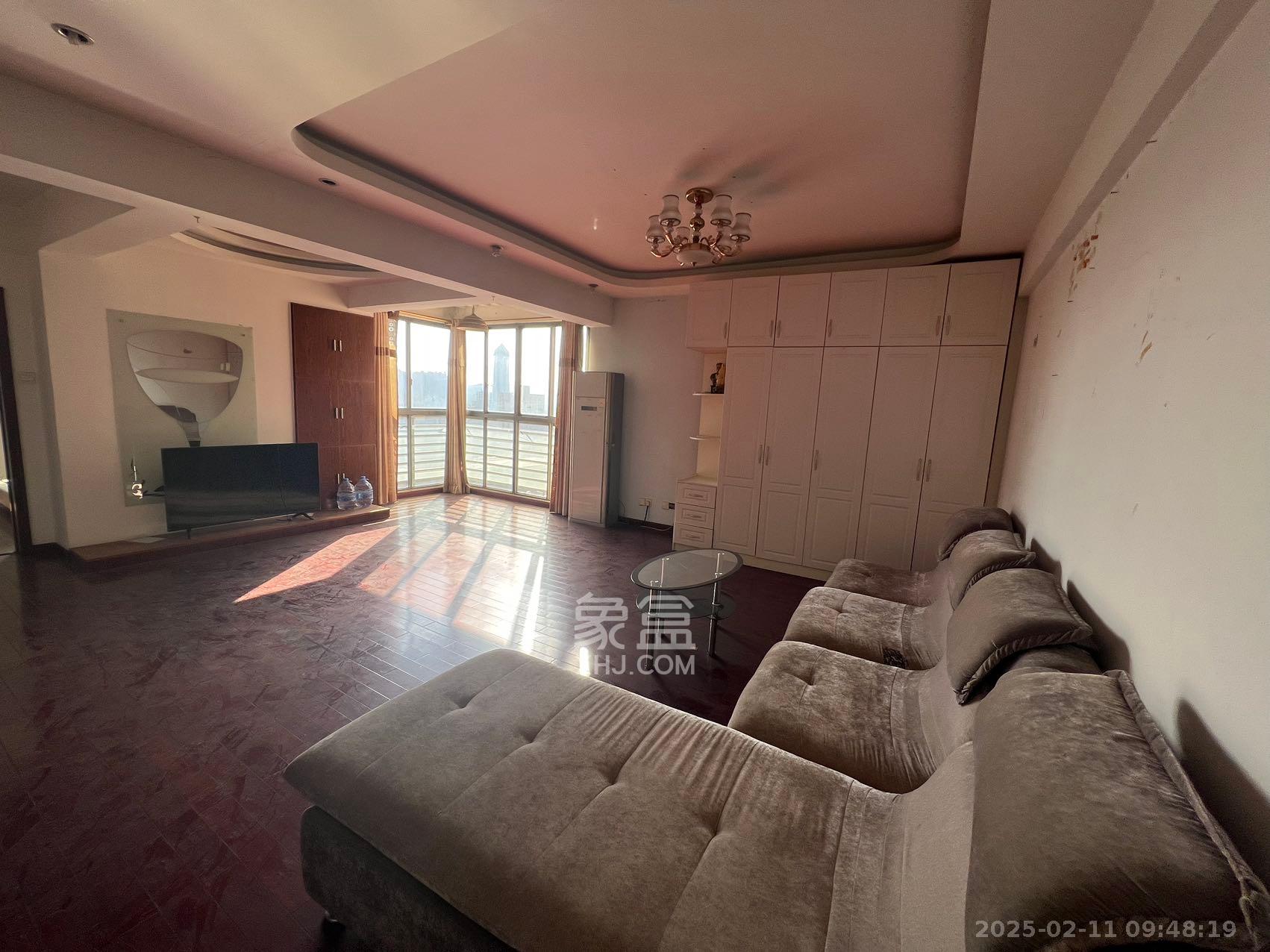 滨江君悦香邸  2室2厅1卫    2500.0元/月 滨江君悦香邸  2室2厅1卫    2500.0元/月室内图