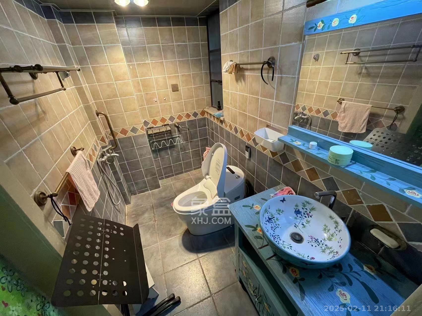 钱隆首府(福晟御园) 3室2厅2卫 3500.0元/月 钱隆首府(福晟御园) 3室2厅2卫 3500.0元/月室内图