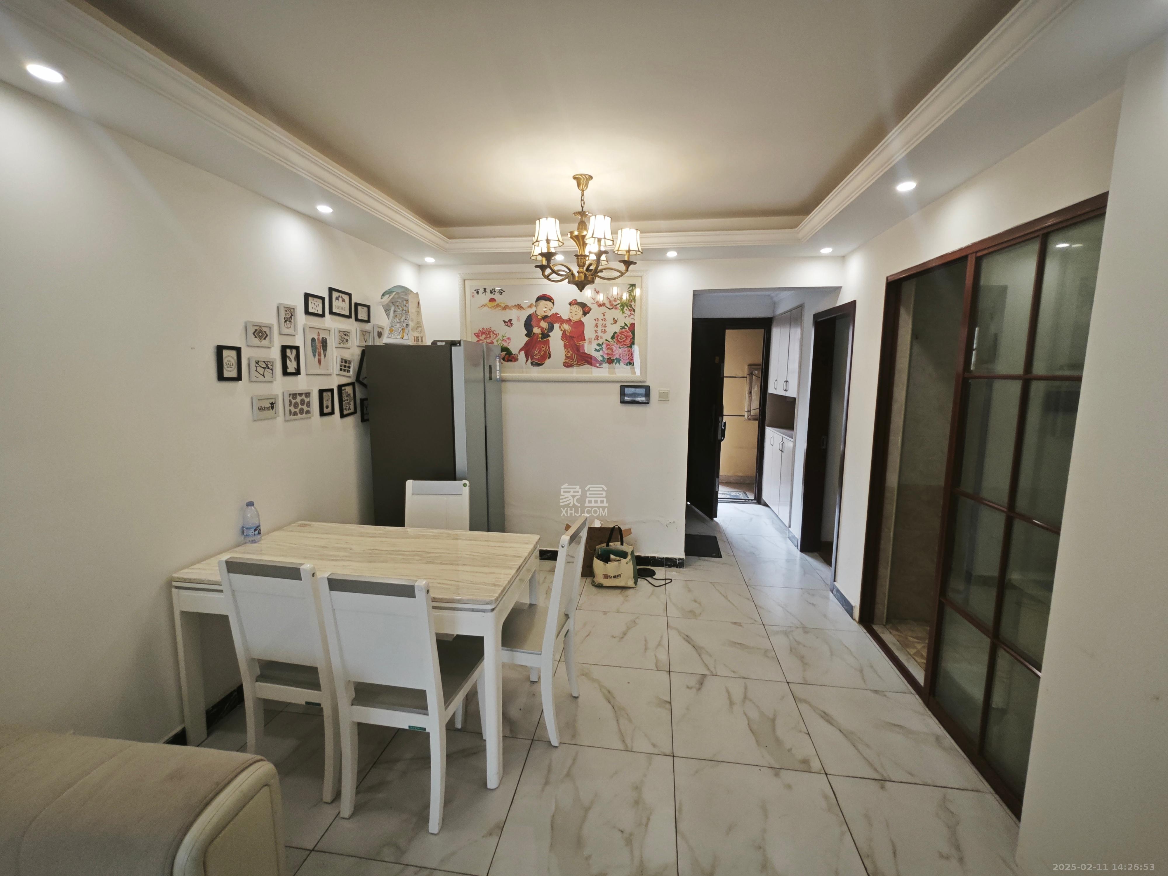 保利城(中航城国际社区、郡原美村) 3室2厅1卫 2300.0元/月 保利城(中航城国际社区、郡原美村) 3室2厅1卫 2300.0元/月室内图