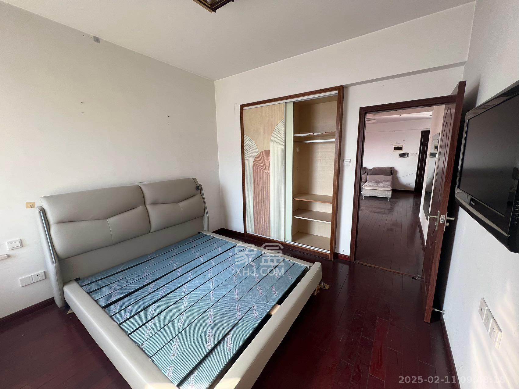 滨江君悦香邸  2室2厅1卫    2500.0元/月 滨江君悦香邸  2室2厅1卫    2500.0元/月室内图