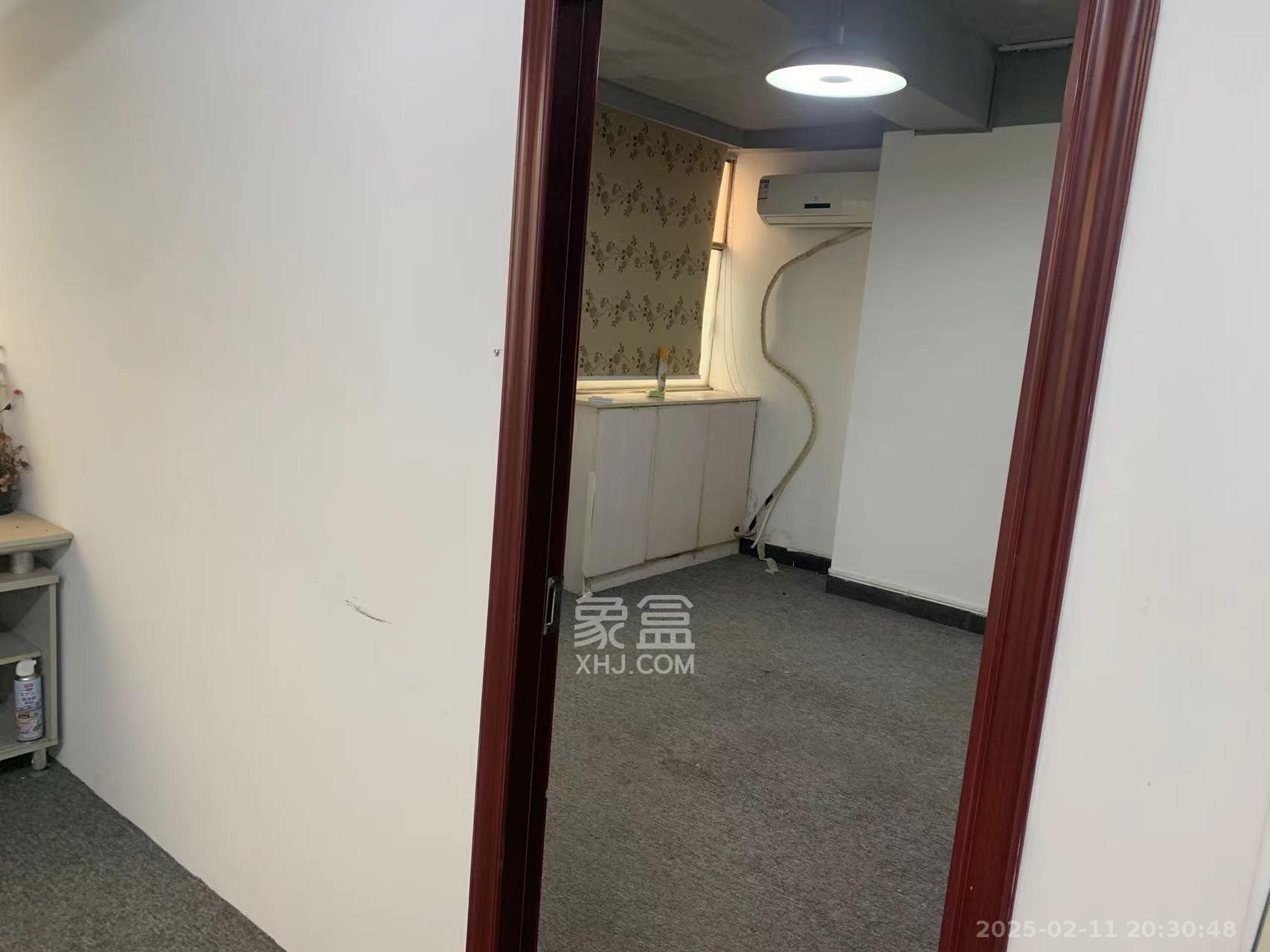 鸿运凯旋国际(科佳电脑城) 3室1厅1卫 3000.0元/月 鸿运凯旋国际(科佳电脑城) 3室1厅1卫 3000.0元/月室内图