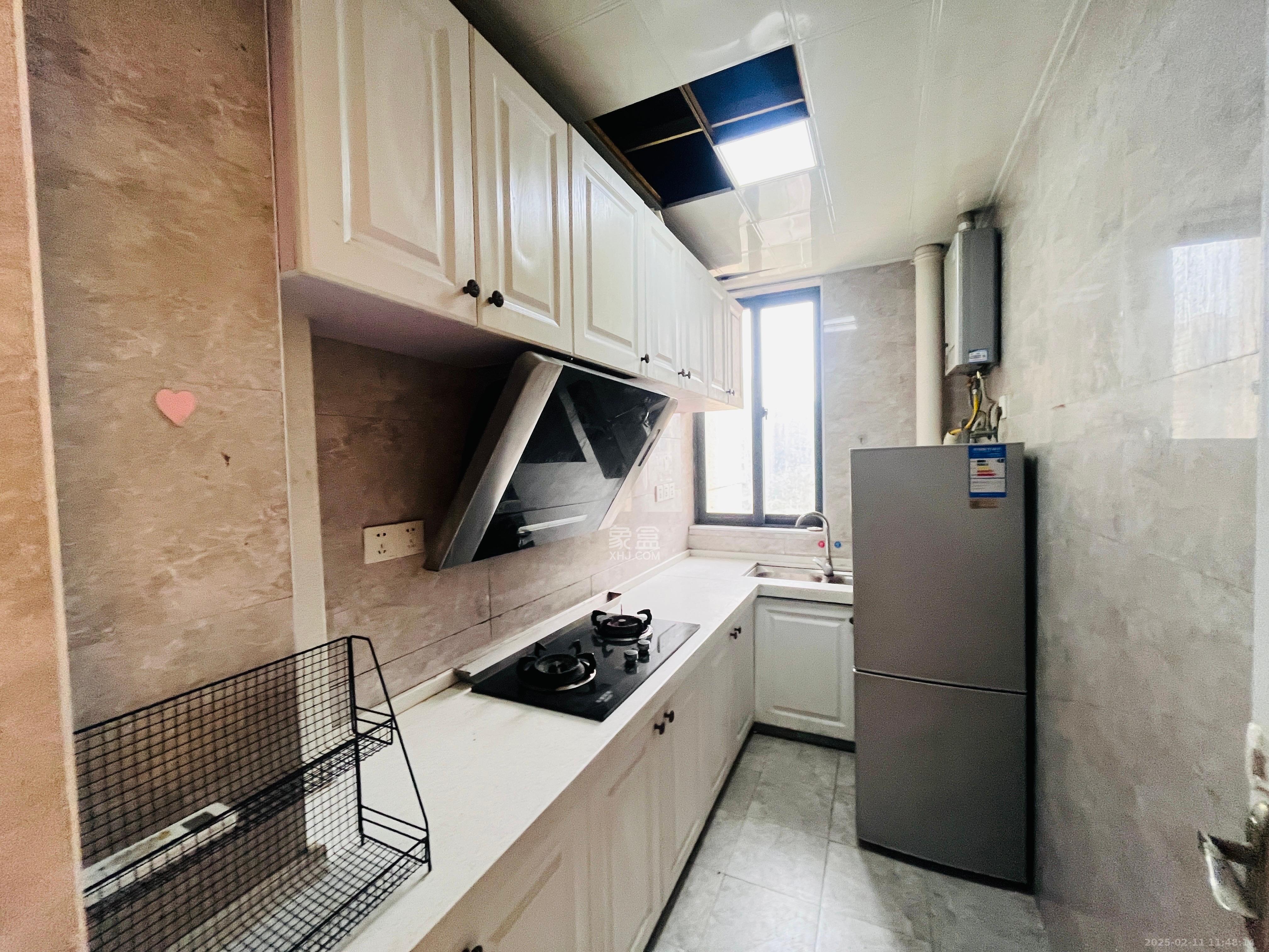 半山公馆(半山国际中心) 2室2厅1卫 2600.0元/月 半山公馆(半山国际中心) 2室2厅1卫 2600.0元/月室内图