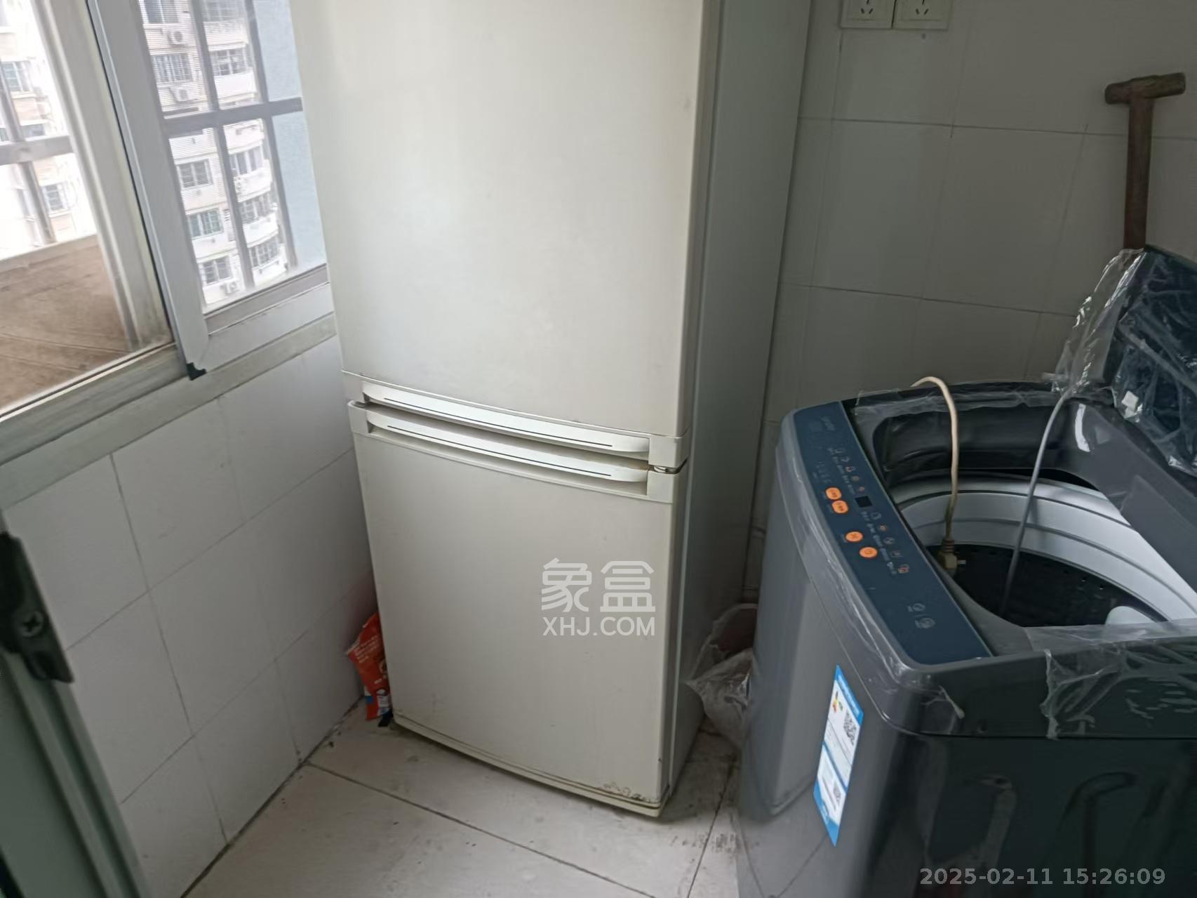 玛依拉山庄 3室2厅2卫 2700.0元/月 玛依拉山庄 3室2厅2卫 2700.0元/月室内图