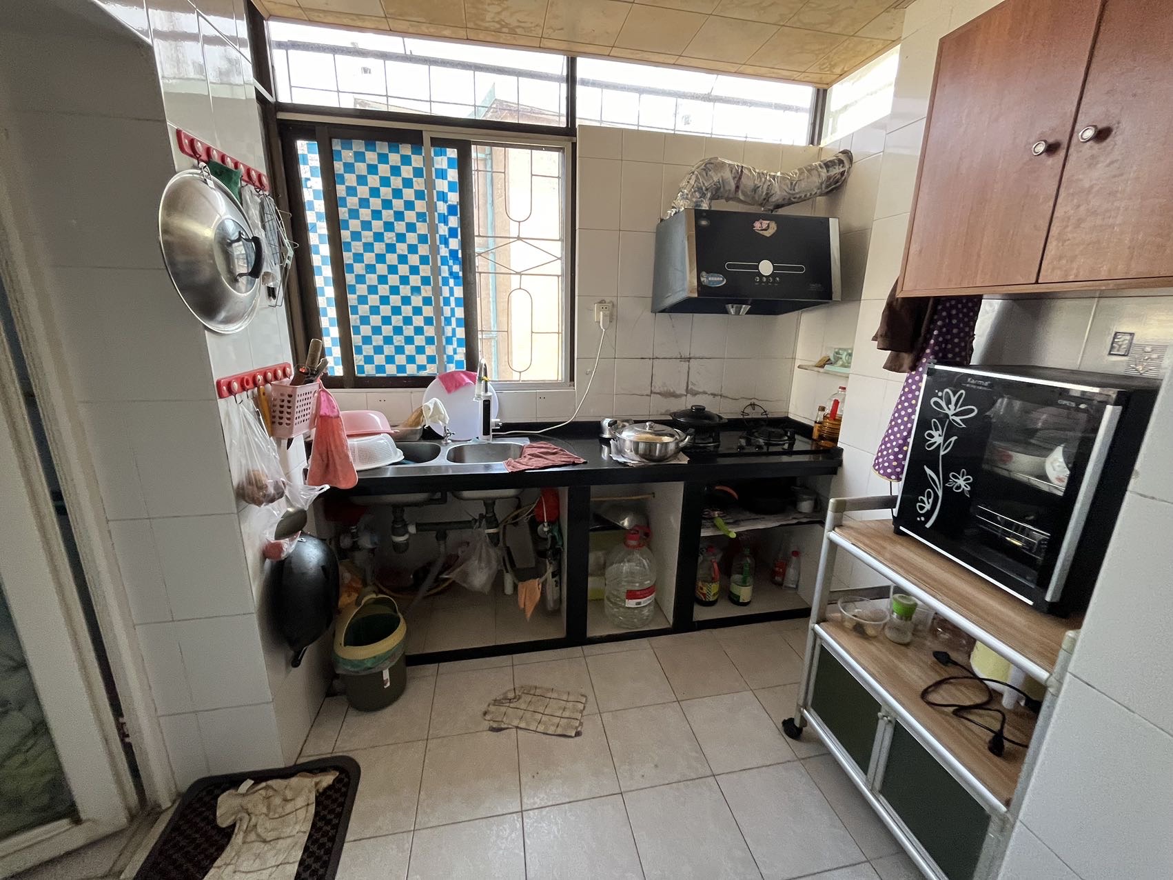 省人事劳动厅宿舍(龙舌坡236号) 3室2厅1卫 77.0万 省人事劳动厅宿舍(龙舌坡236号) 3室2厅1卫 77.0万客厅