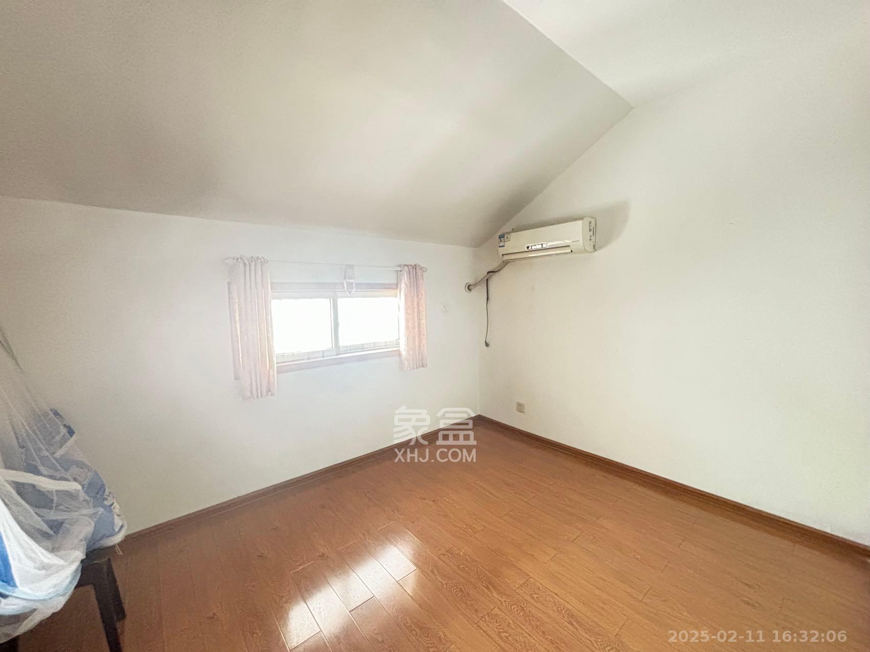 湘樟园小区(湘樟家园) 3室2厅2卫 1400.0元/月 湘樟园小区(湘樟家园) 3室2厅2卫 1400.0元/月室内图