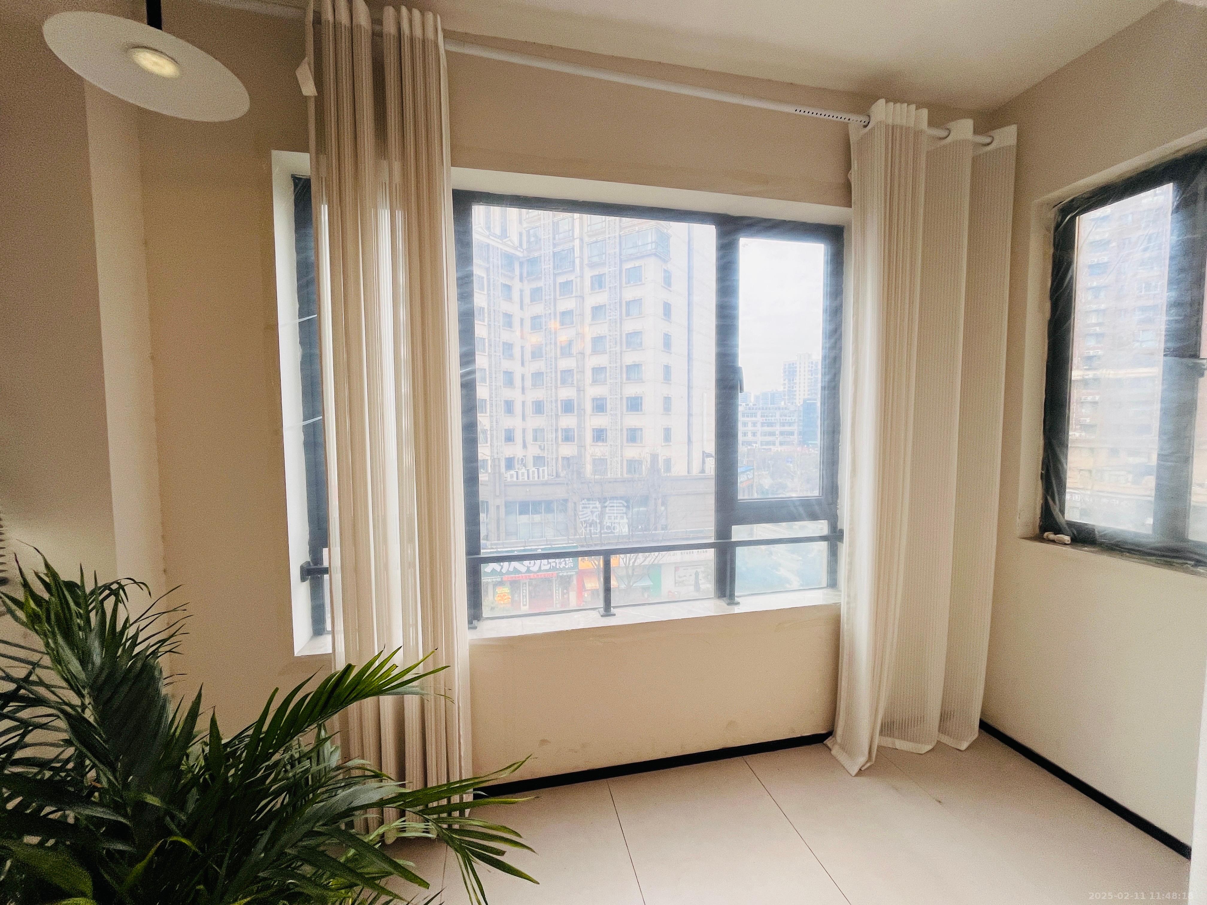 半山公馆(半山国际中心) 2室2厅1卫 2600.0元/月 半山公馆(半山国际中心) 2室2厅1卫 2600.0元/月室内图