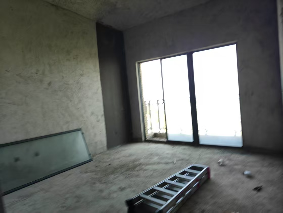 龙墅湾  4室2厅2卫    307.0万 龙墅湾  4室2厅2卫    307.0万室内图