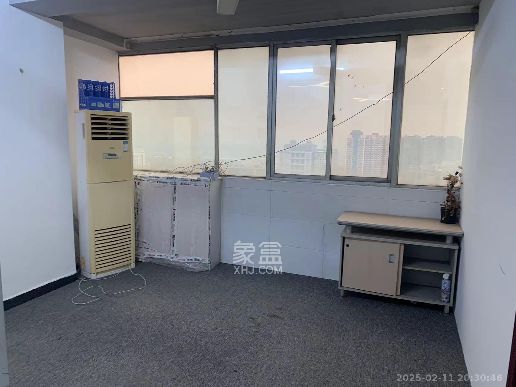 鸿运凯旋国际(科佳电脑城) 3室1厅1卫 3000.0元/月 鸿运凯旋国际(科佳电脑城) 3室1厅1卫 3000.0元/月室内图