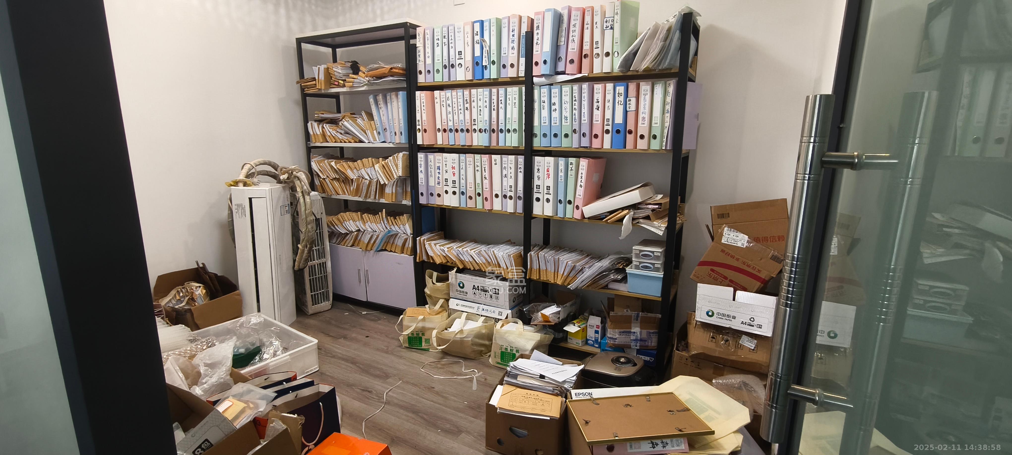 第六都（陆都小区）  3室2厅1卫   2000.00元/月室内图