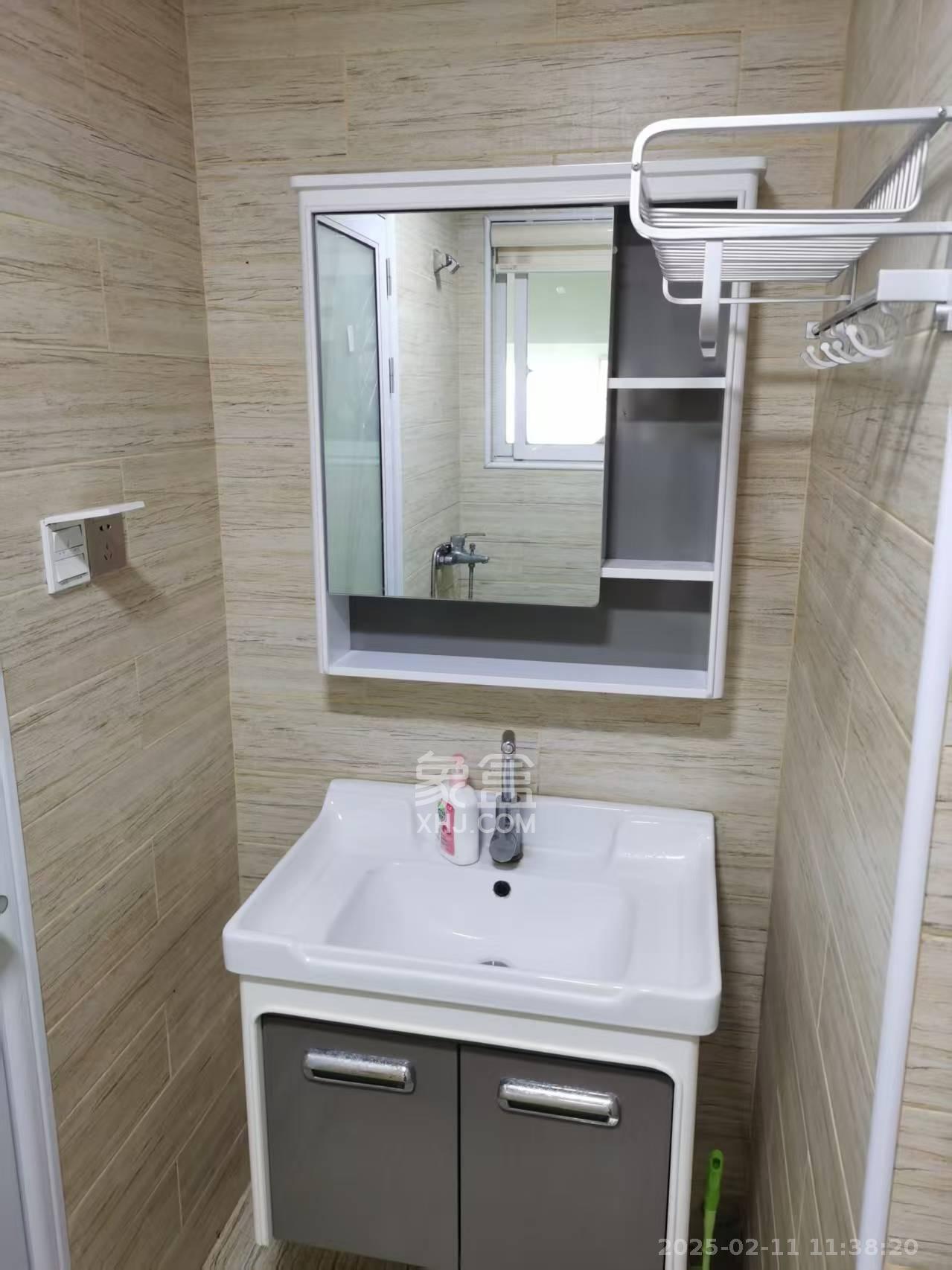 COCO蜜城  1室1厅1卫    2200.0元/月 COCO蜜城  1室1厅1卫    2200.0元/月室内图