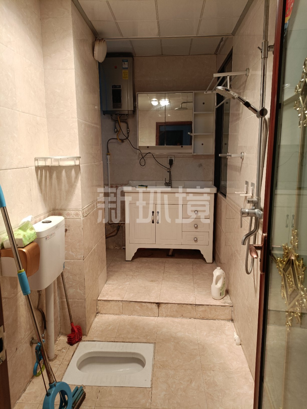 阳光水岸  3室2厅2卫   60.00万客厅