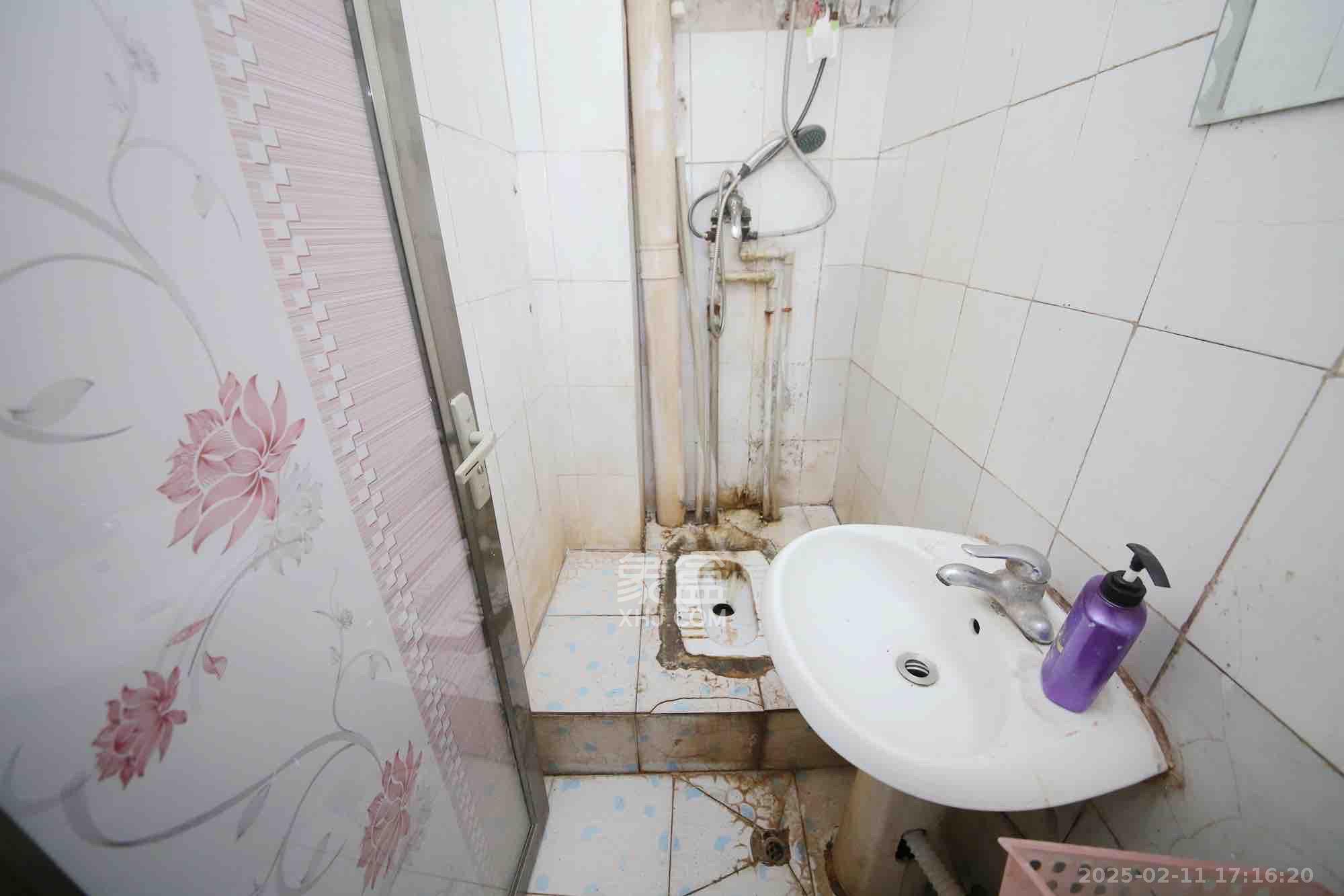 燕山街社区 1室1厅1卫 1200.0元/月 燕山街社区 1室1厅1卫 1200.0元/月室内图