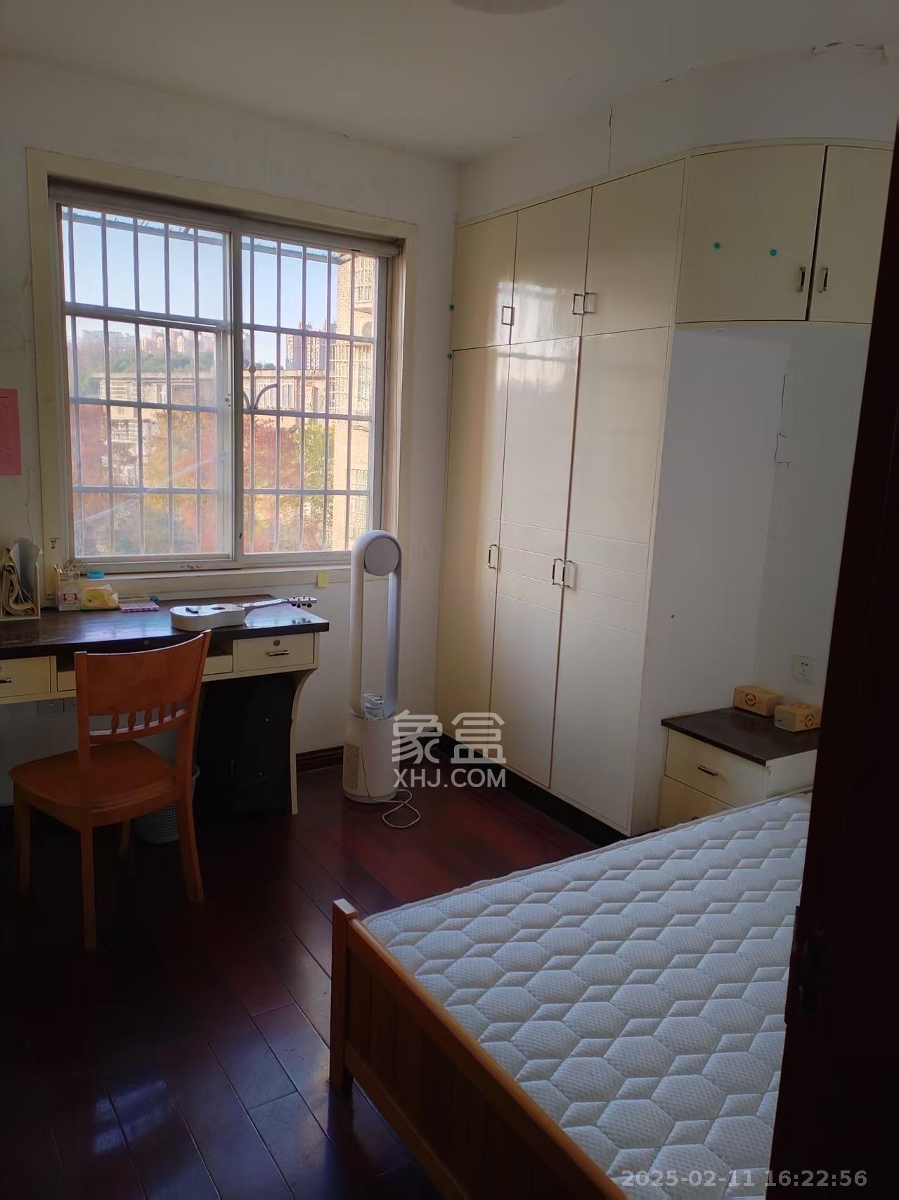 华欣公寓 2室2厅1卫 1600.0元/月 华欣公寓 2室2厅1卫 1600.0元/月室内图