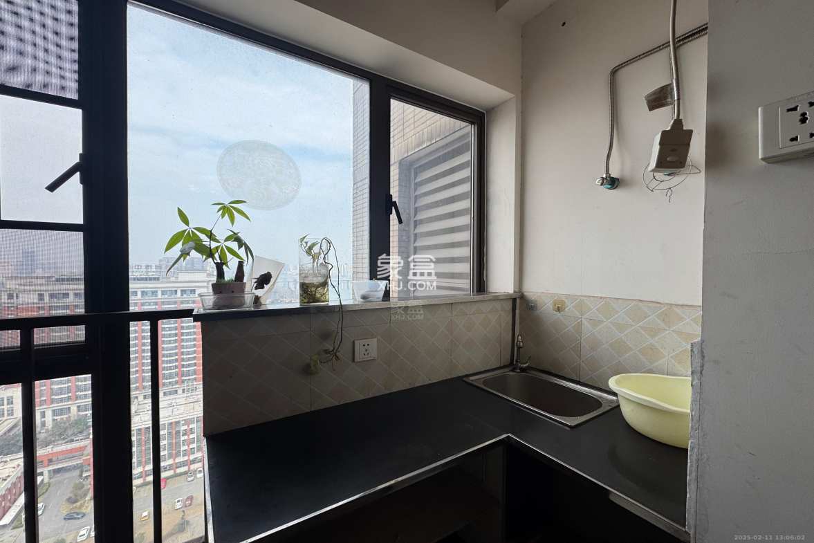 中泰财富湘江 1室1厅1卫 1100.0元/月 中泰财富湘江 1室1厅1卫 1100.0元/月室内图